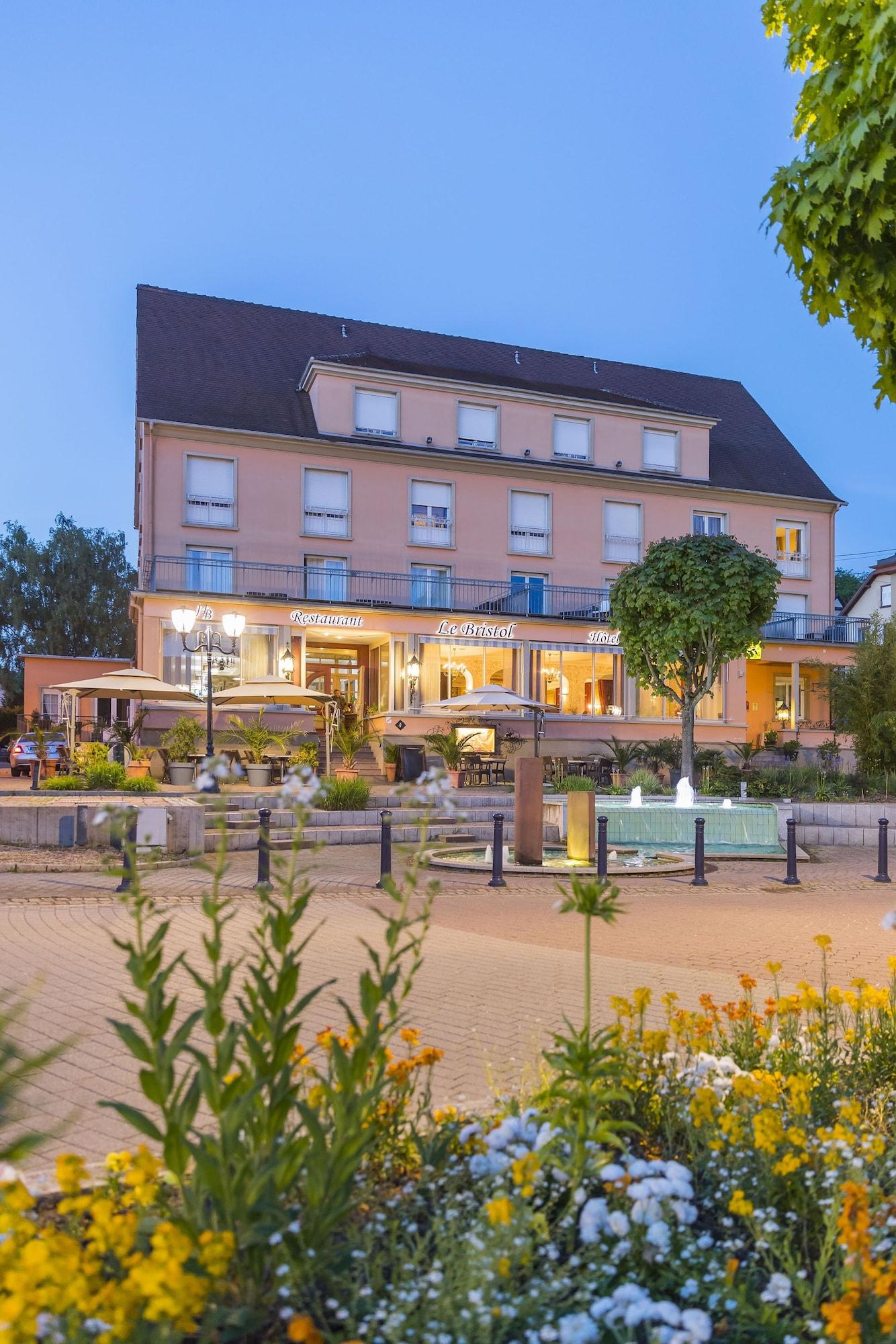 Vista Exterior Hotel Restaurant Le Bristol
