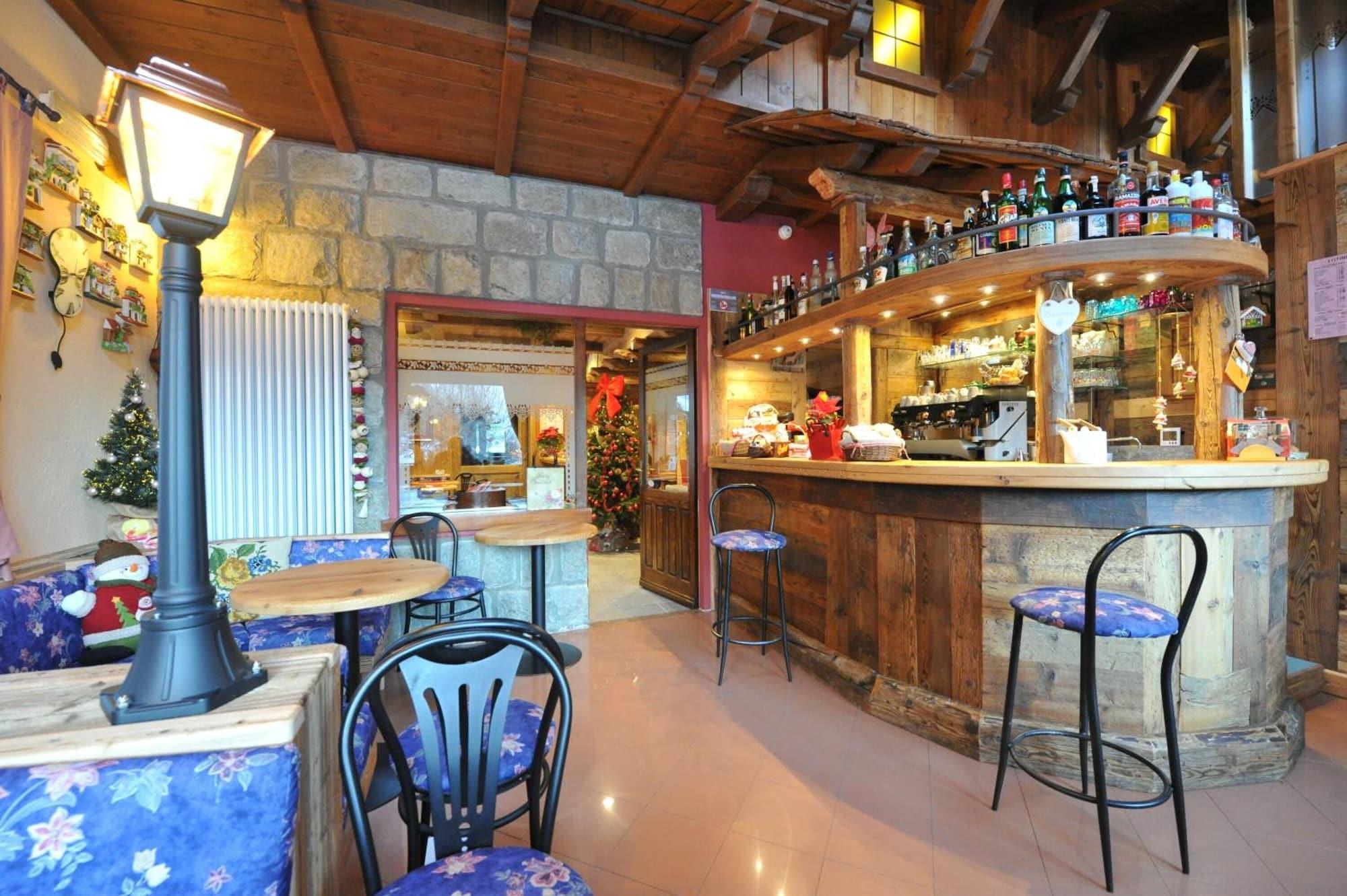 Bar/Salón Hotel des Roses