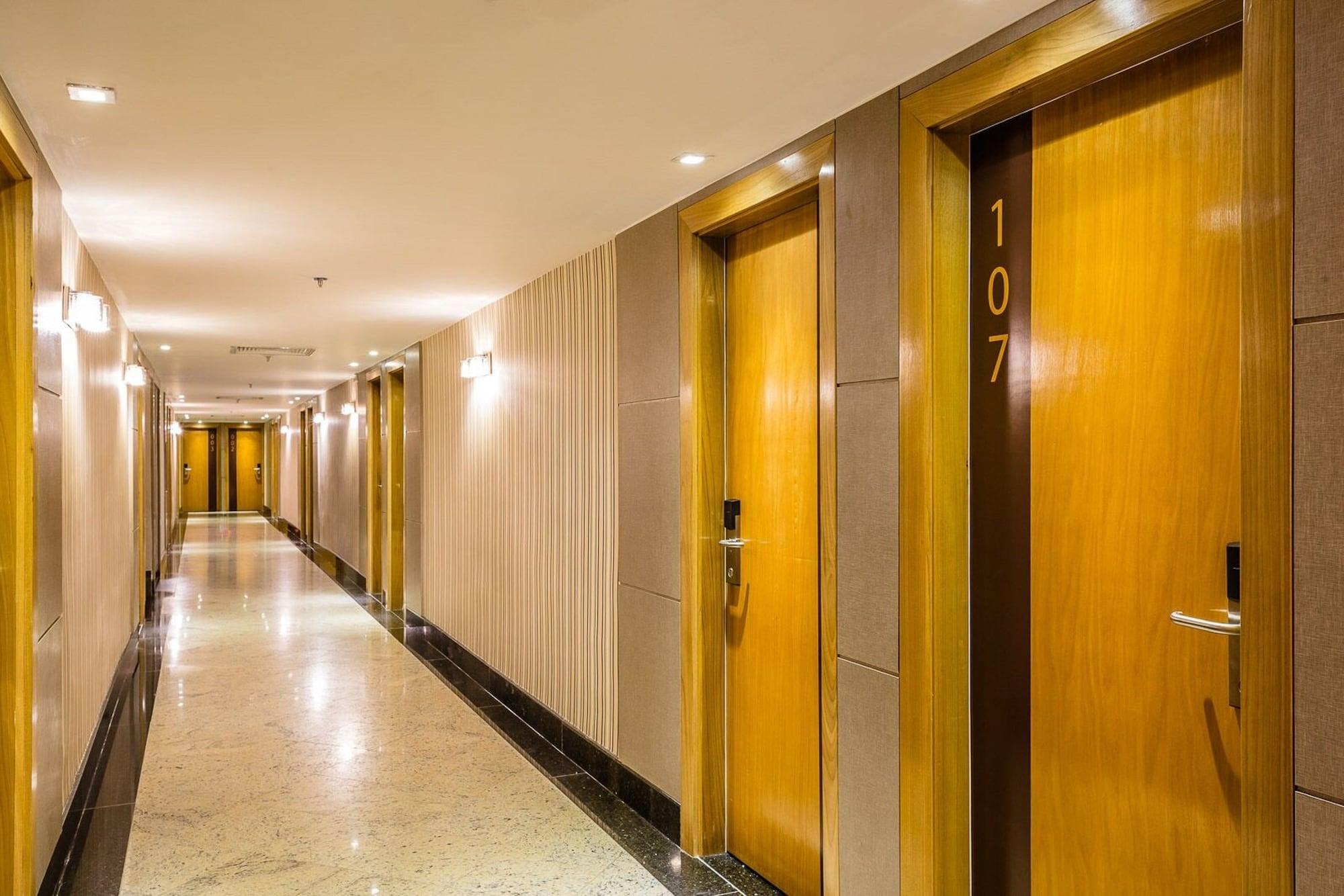 Varios VOX HOTEL