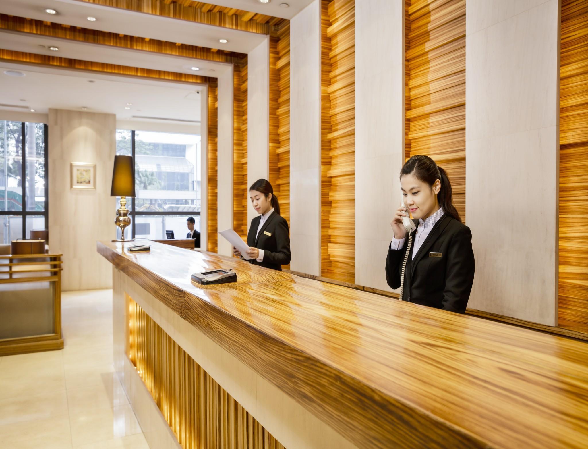 Vista Lobby Gloucester Luk Kwok Hong Kong