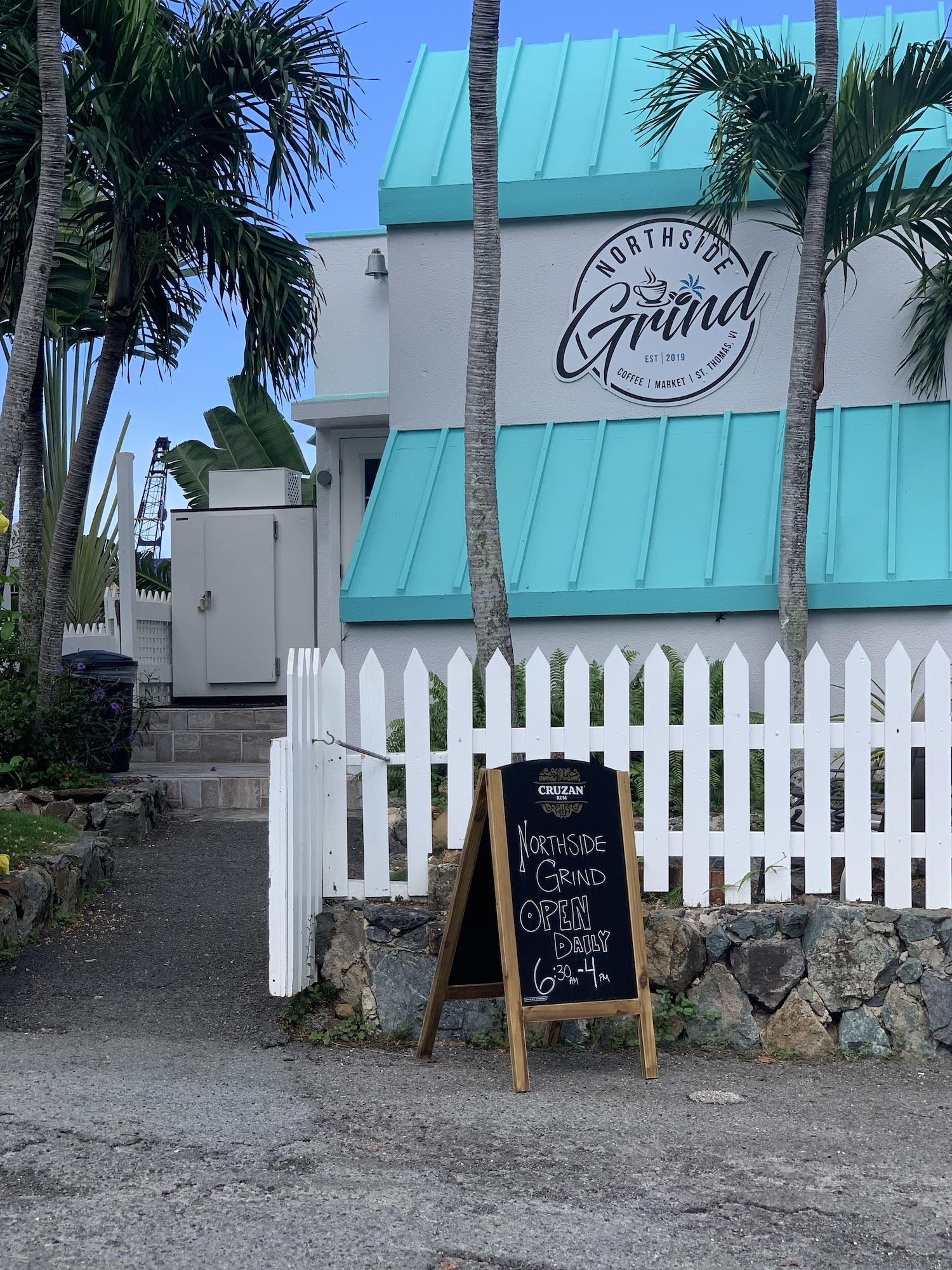 Bar/Salón Flamboyan on the Bay Resort and Villas