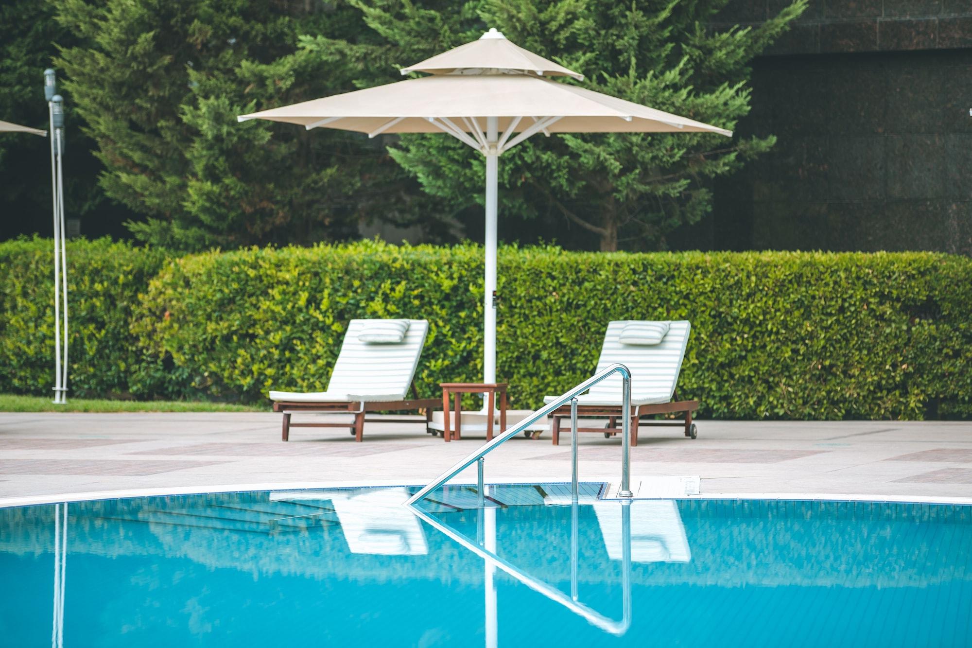 Vista Piscina Fly Inn Baku