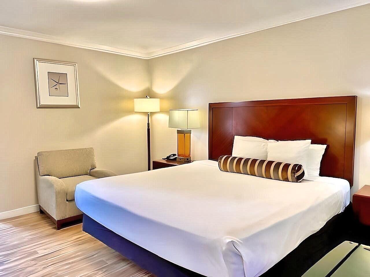 Varios Rose Garden Inn