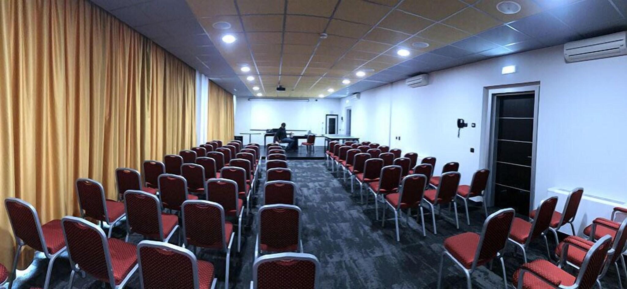 Centro de Negocios Casta Hotel