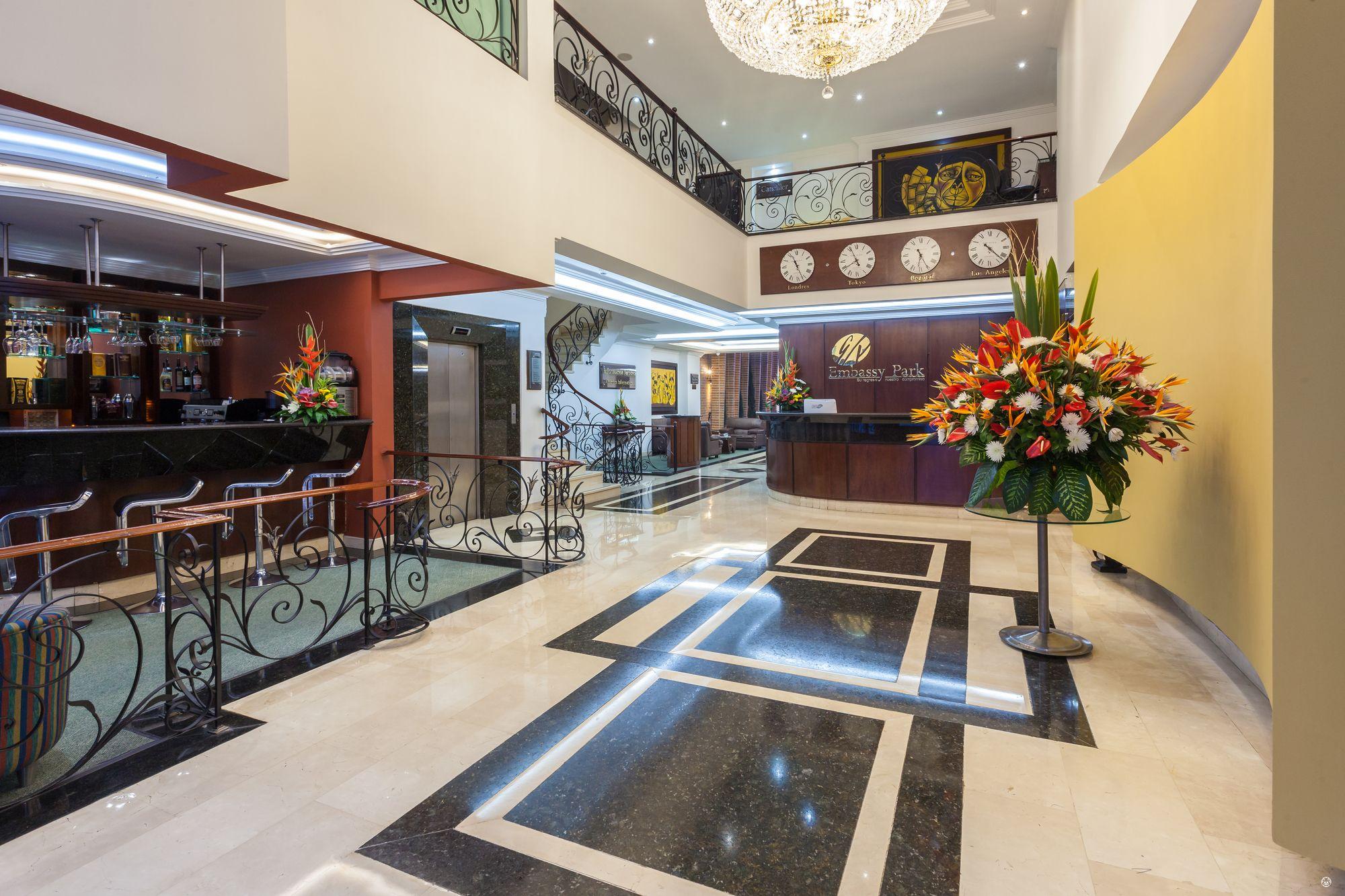 Vista Lobby Hotel Embassy Park
