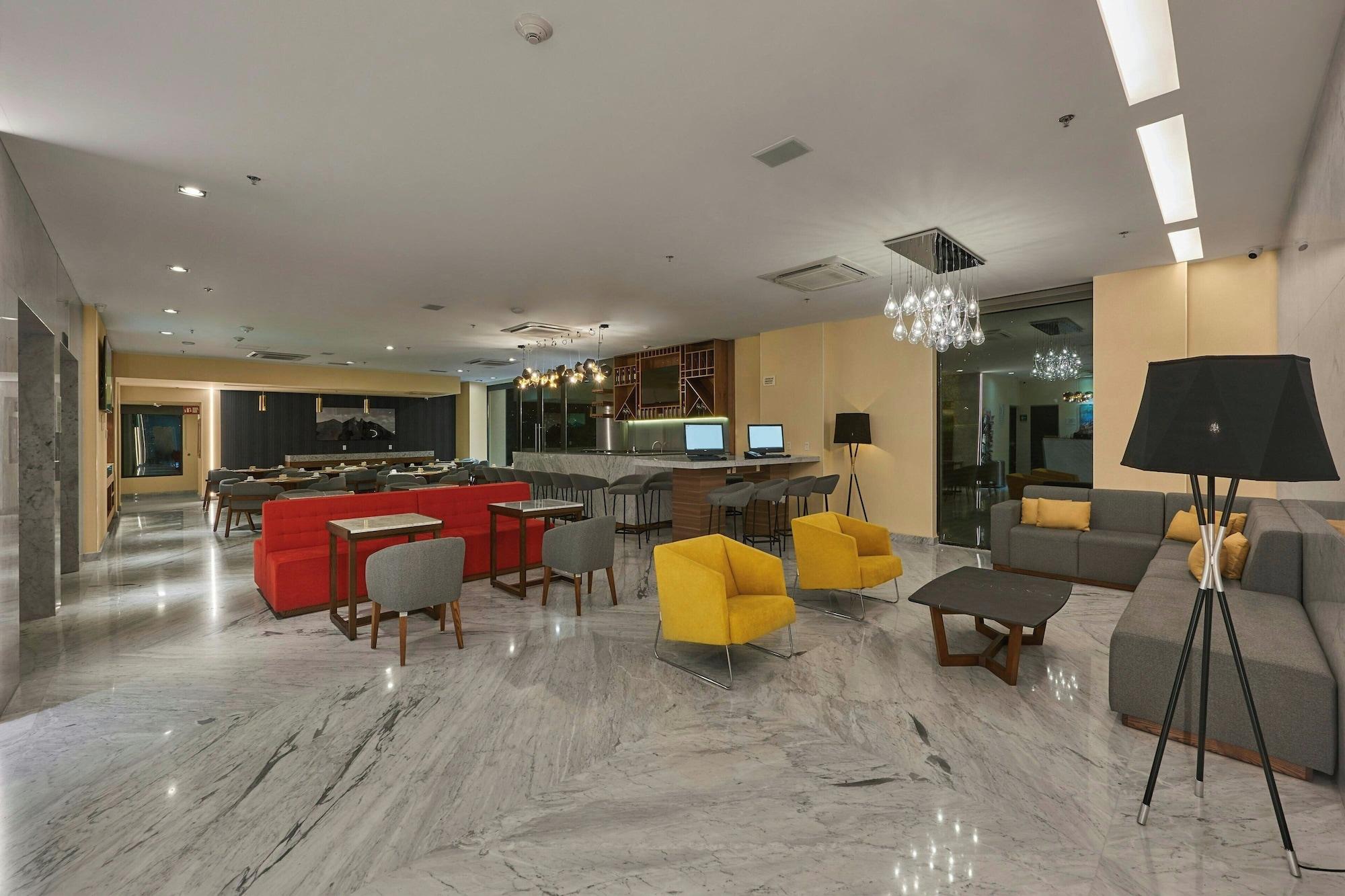 Vista Lobby SJ Grand Hotel