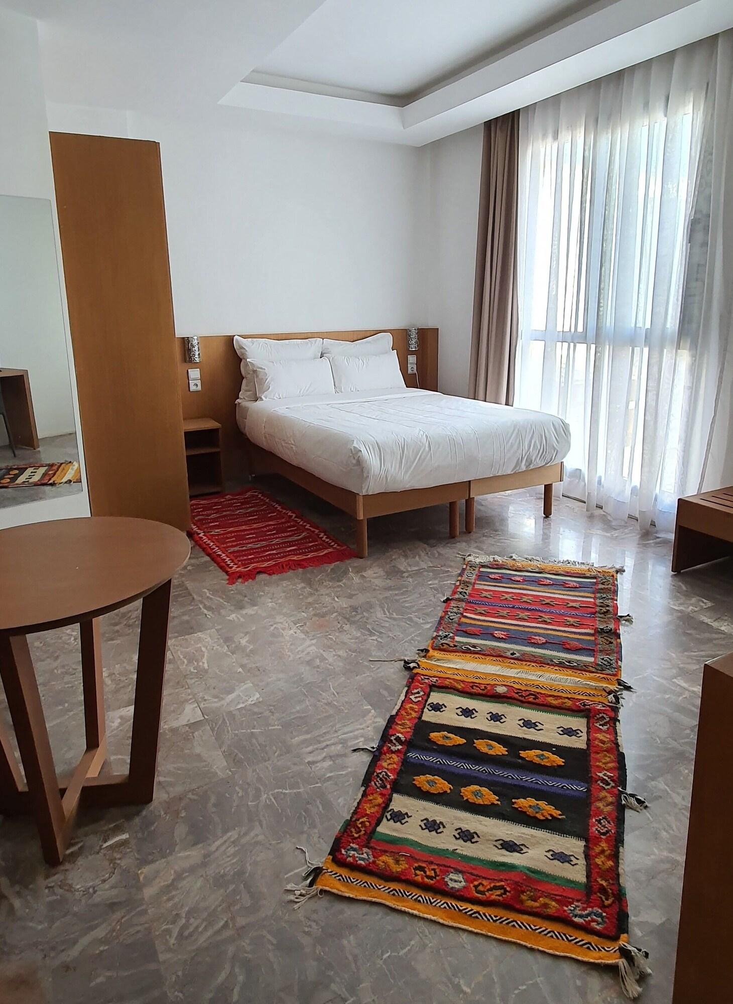 Varios Casa City Break Suites