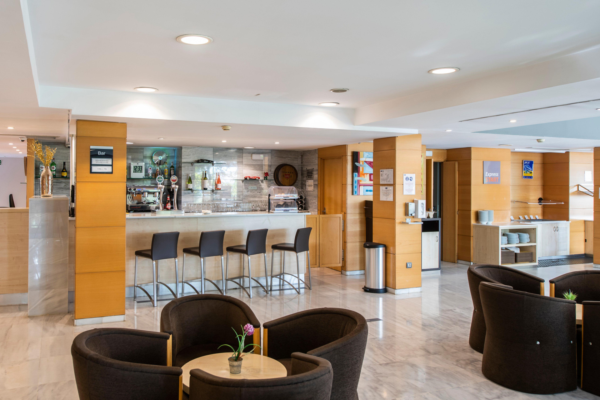 Bar/Salón Holiday Inn Express Barcelona-Montmeló by IHG