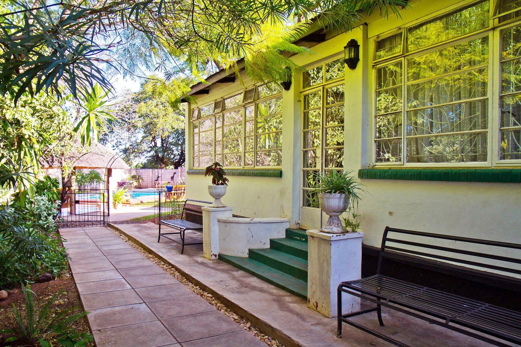 Vista Exterior Mose Street Apartments