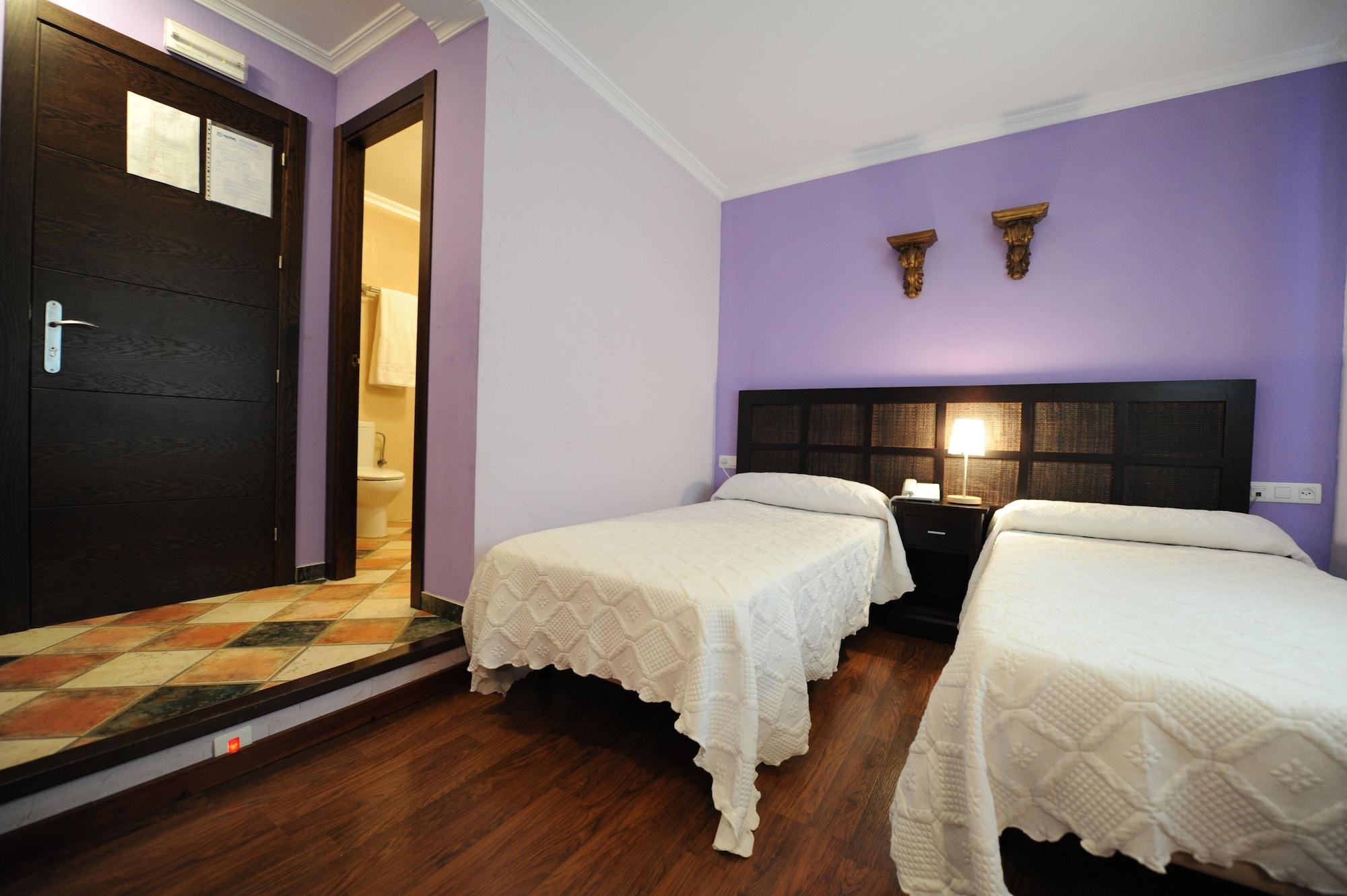 Varios Hotel Montearoma