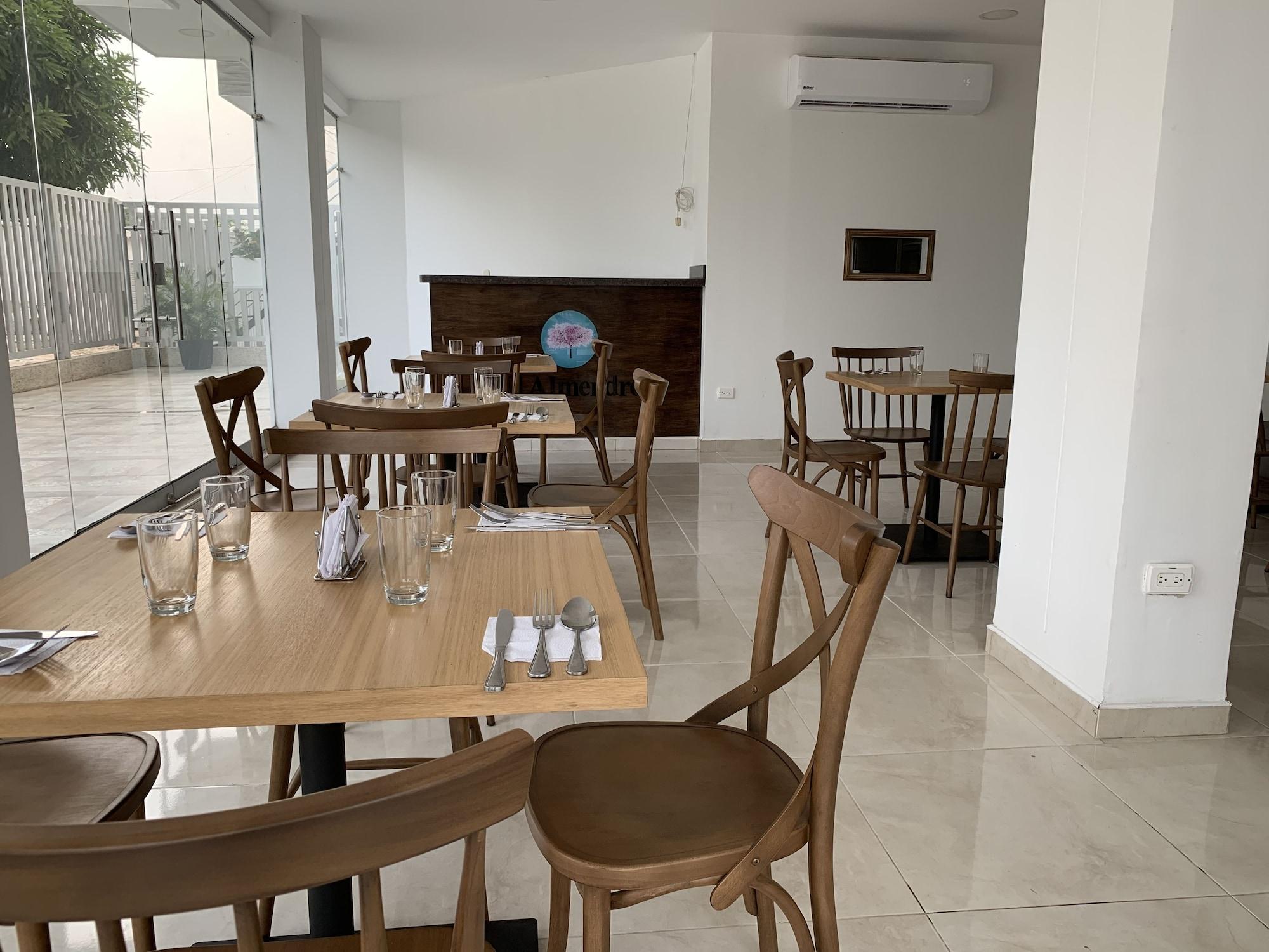 Restaurant Hotel Mayales Plaza