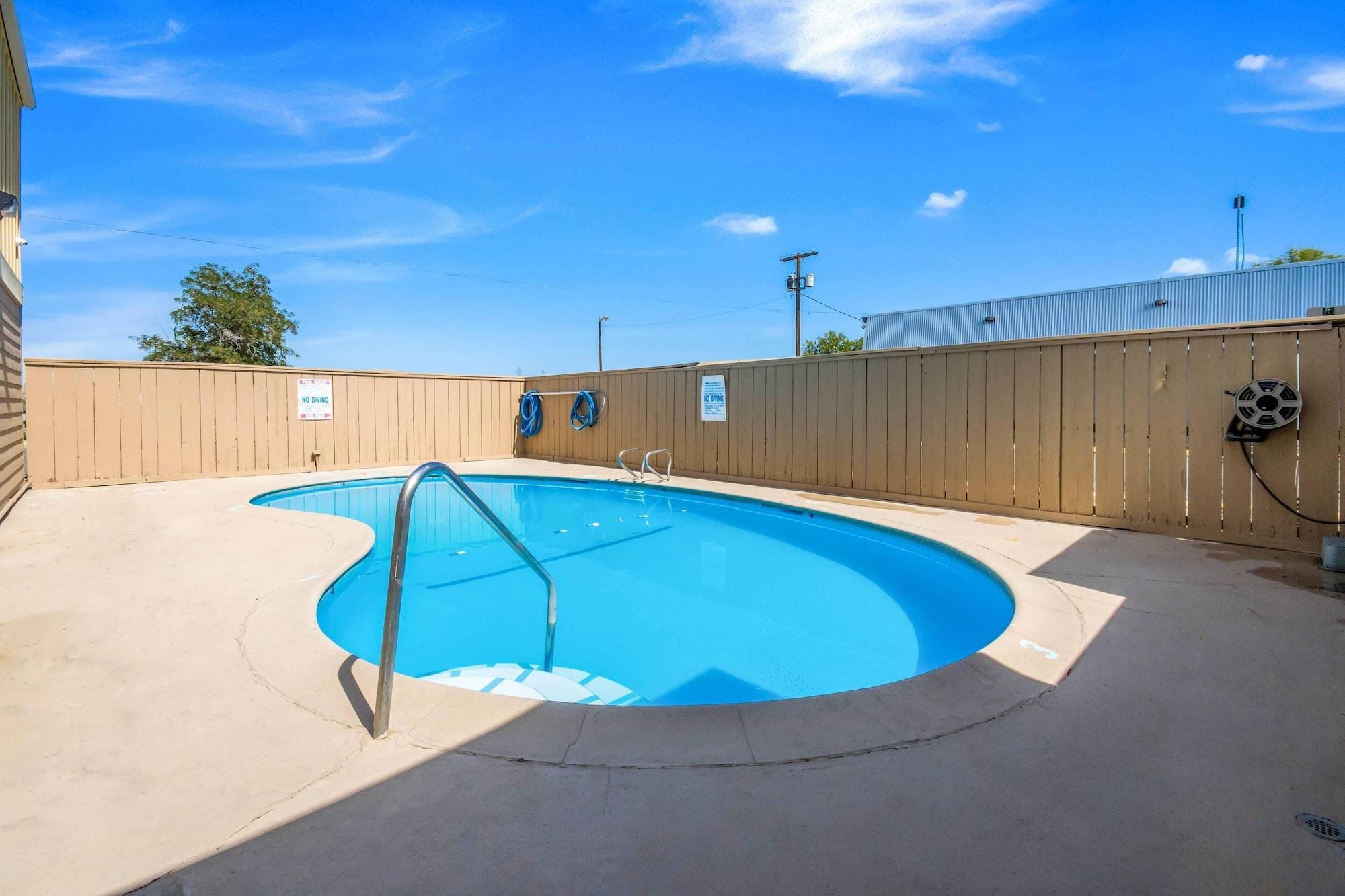 Vista Piscina Econo Lodge Umatilla Columbia River Area