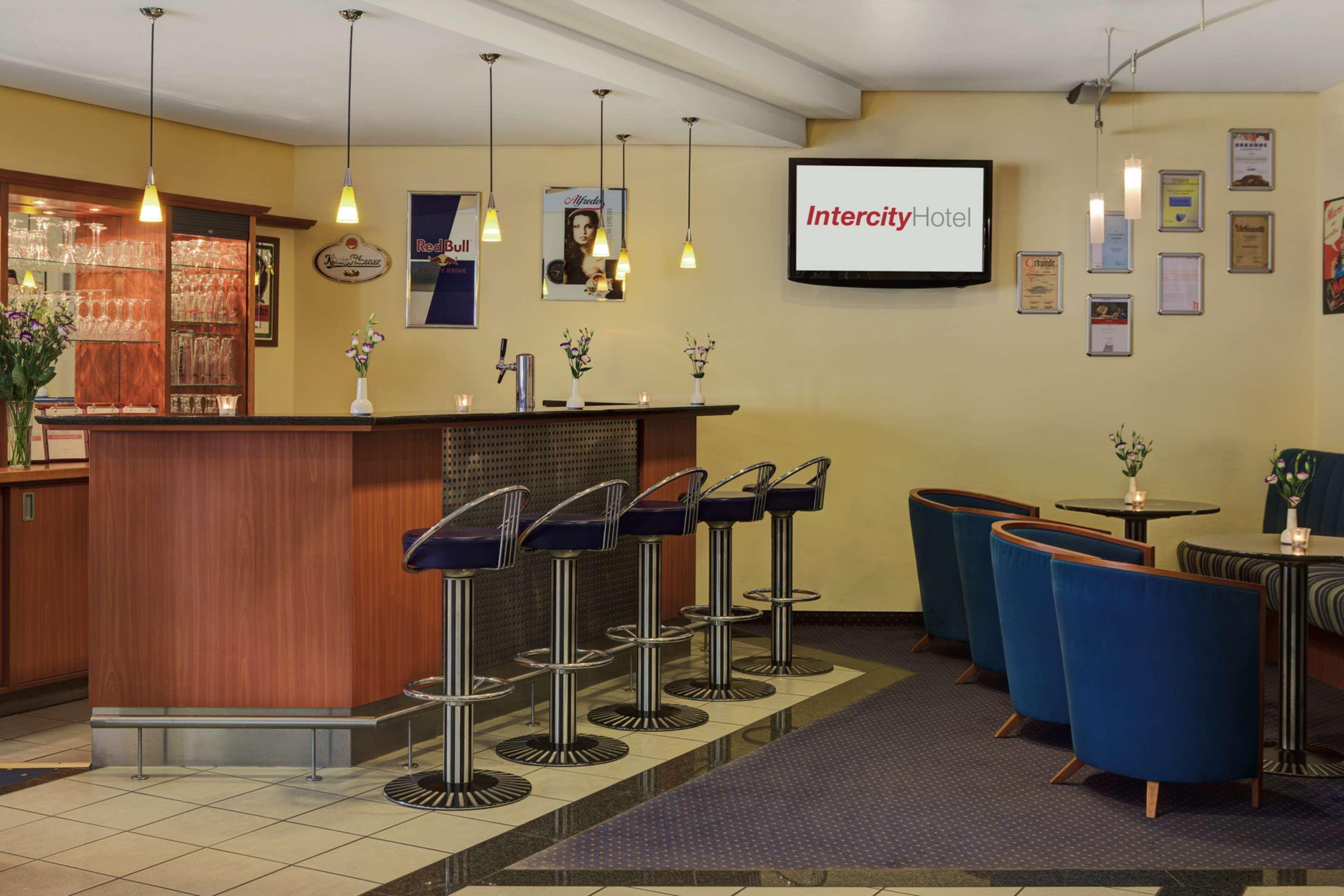 Bar/Salón IntercityHotel Stralsund