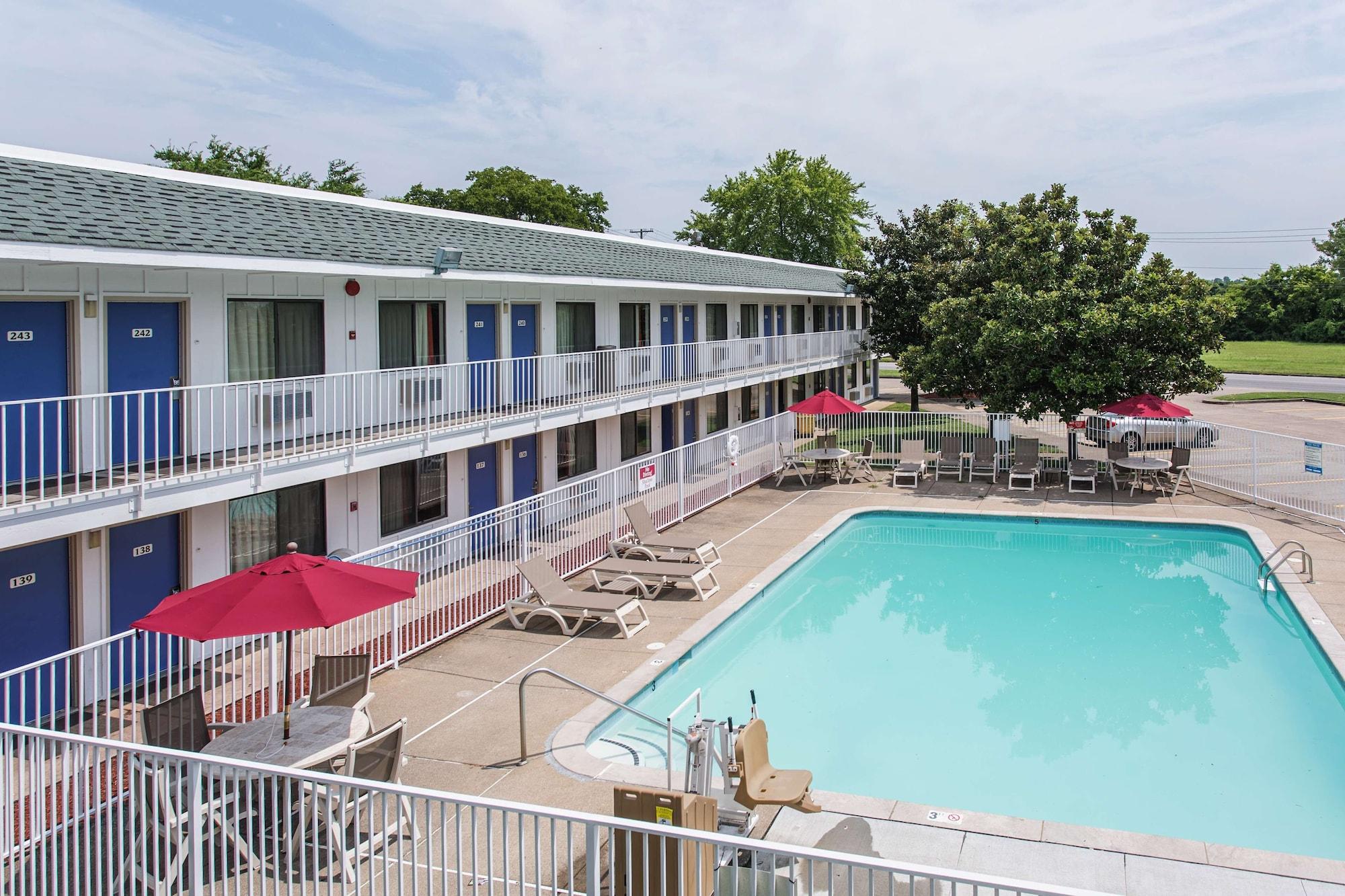 Varios Motel 6 Goodlettsville, TN - Nashville