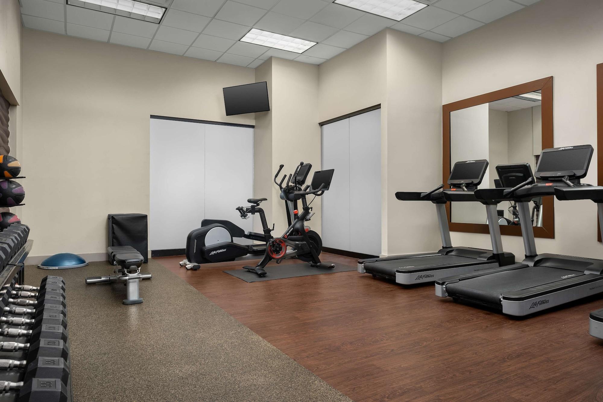 Gimnasio DoubleTree by Hilton Chicago O'Hare Airport - Rosemont