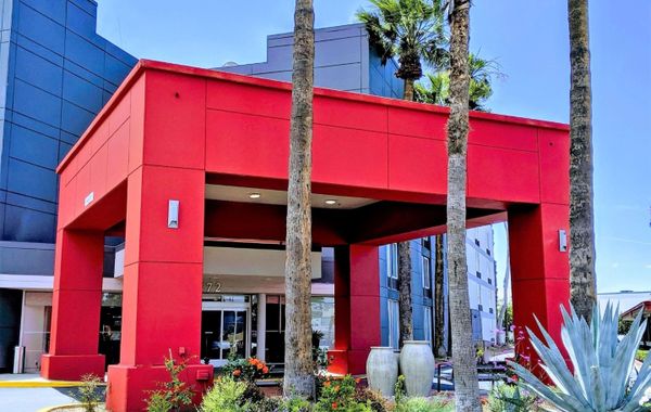 Best Western Plus Commerce Hotel