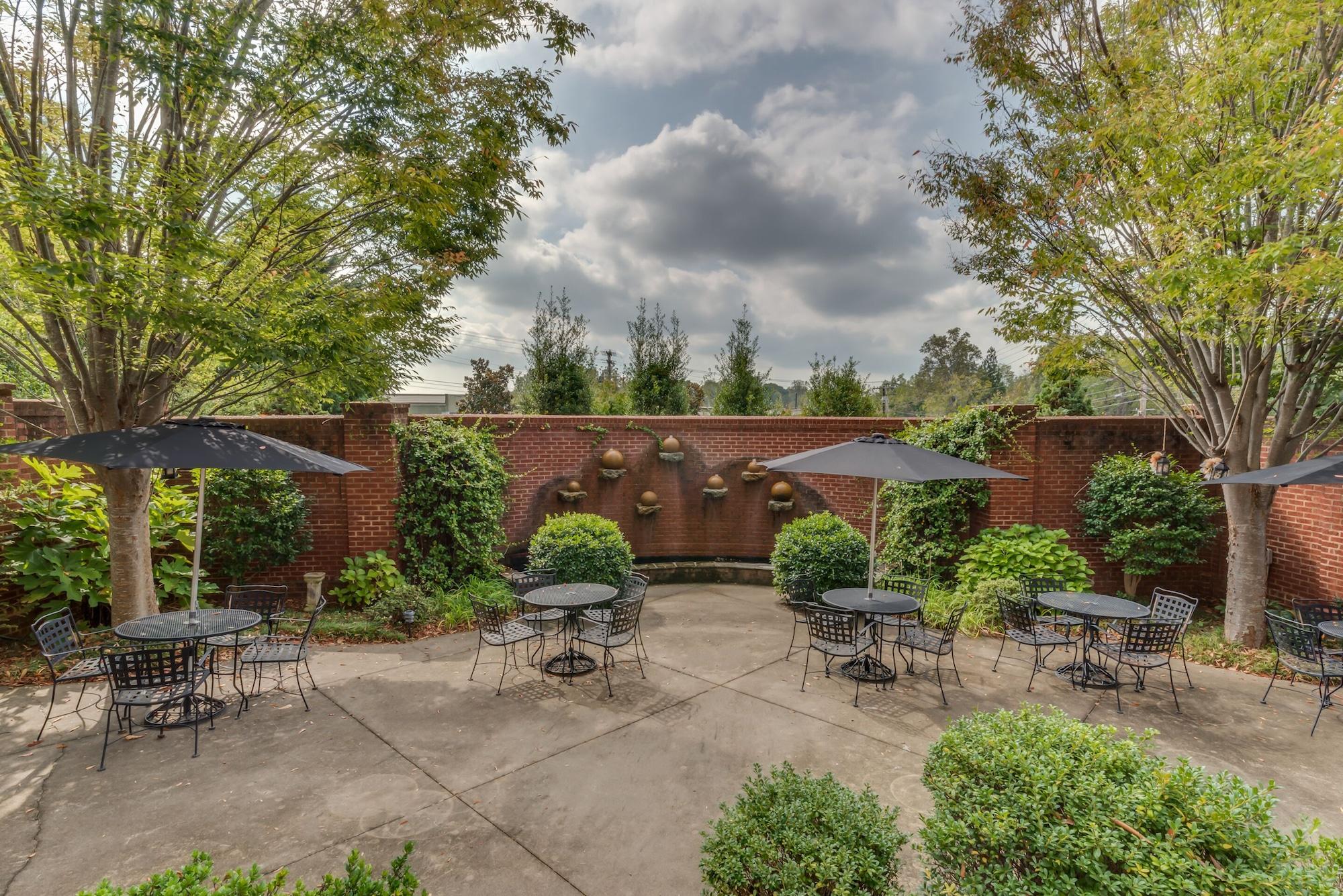 Comodidades del Alojamiento The Firehouse Inn