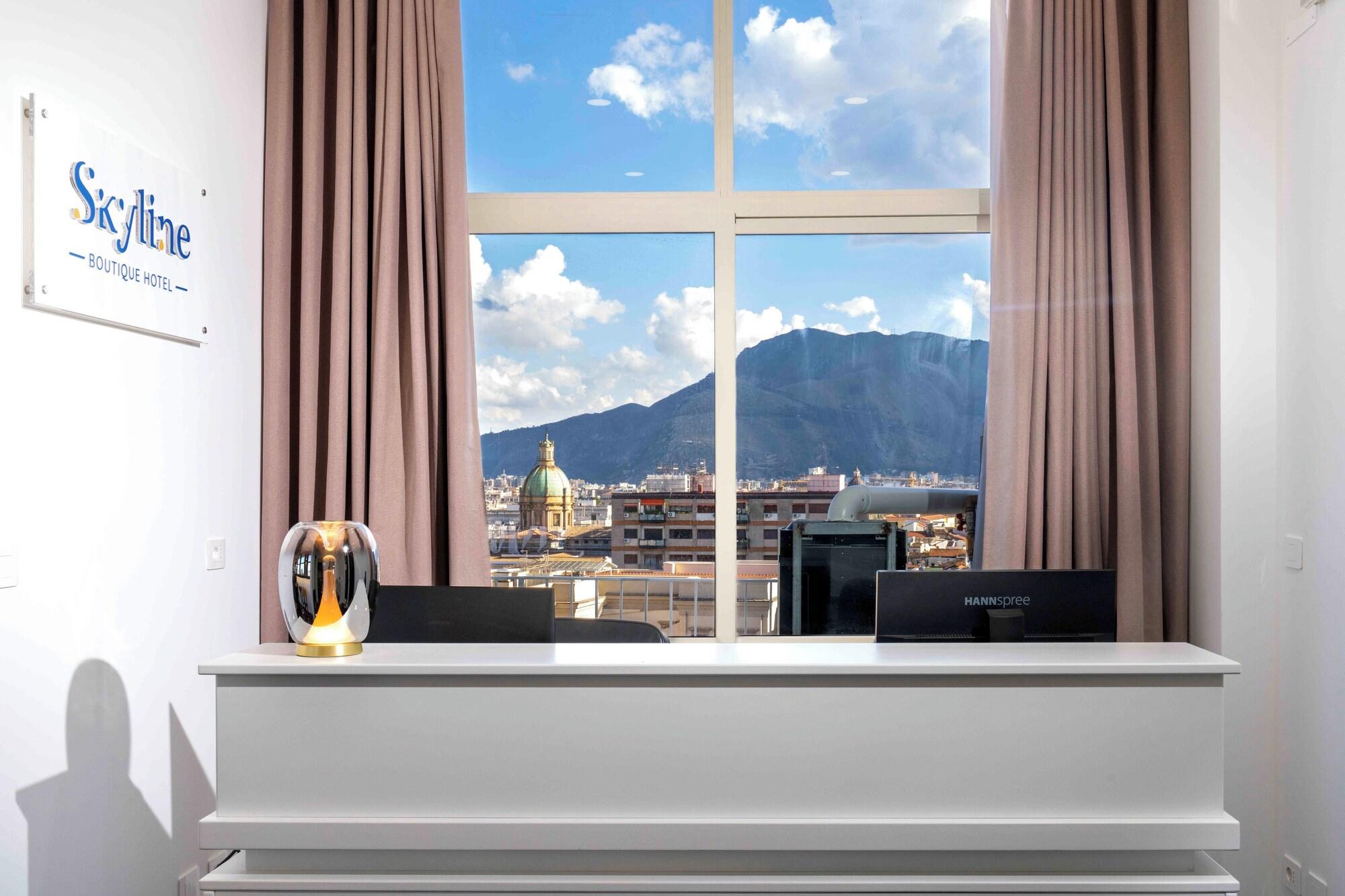 Vista Lobby Skyline Boutique Hotel