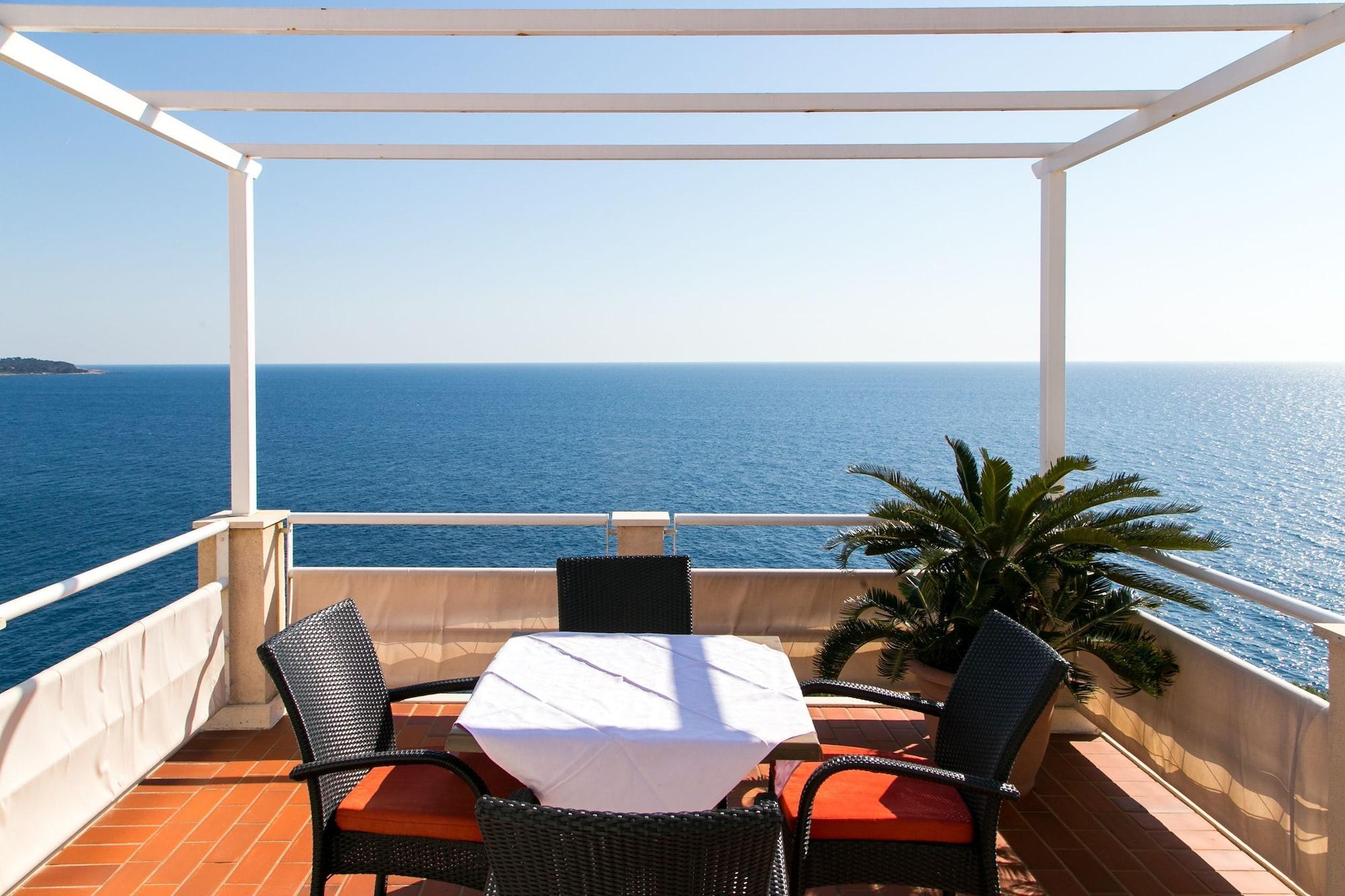 Varios Apartments Mare