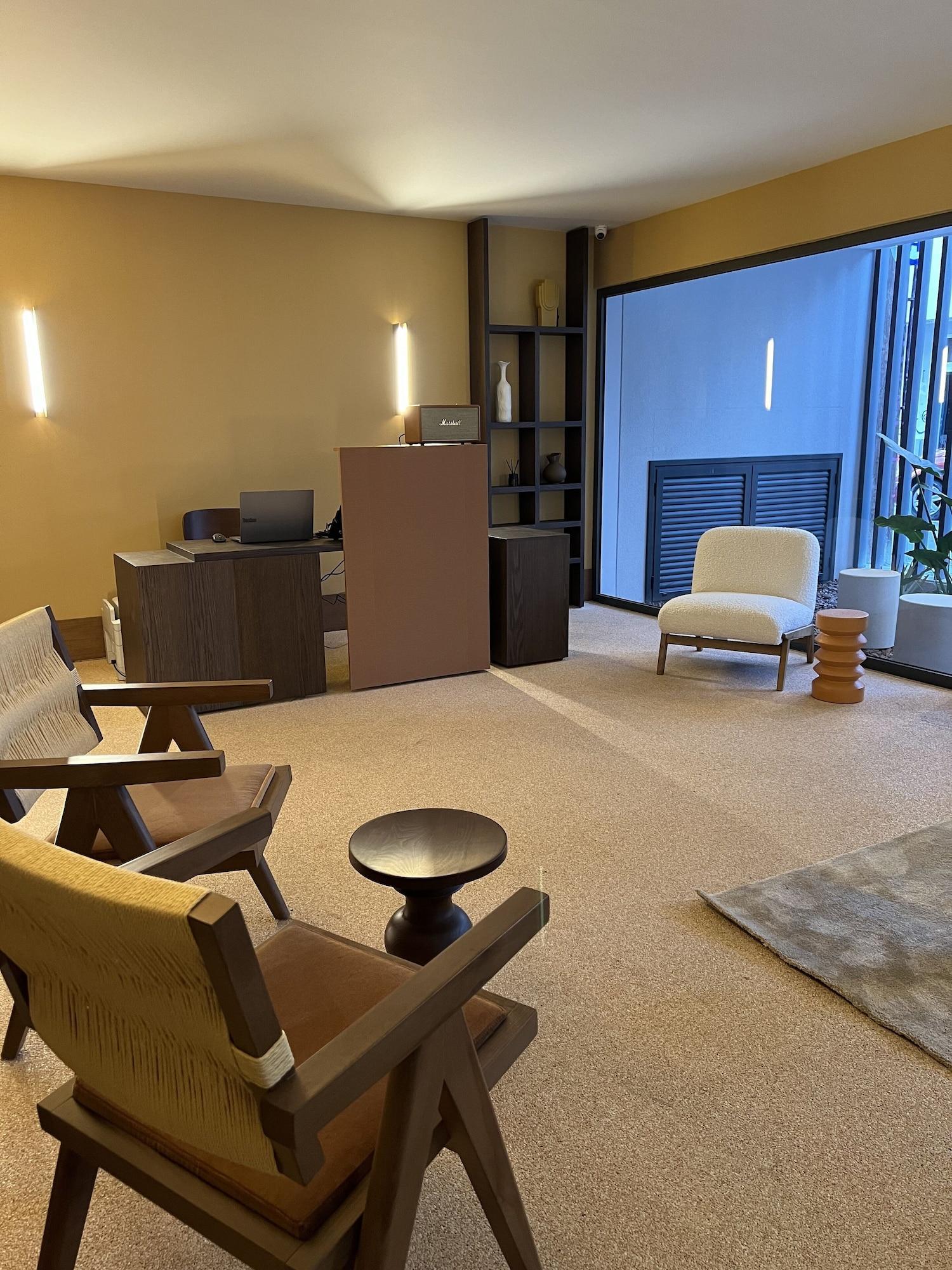 Vista Lobby Alinea Market Agora Square