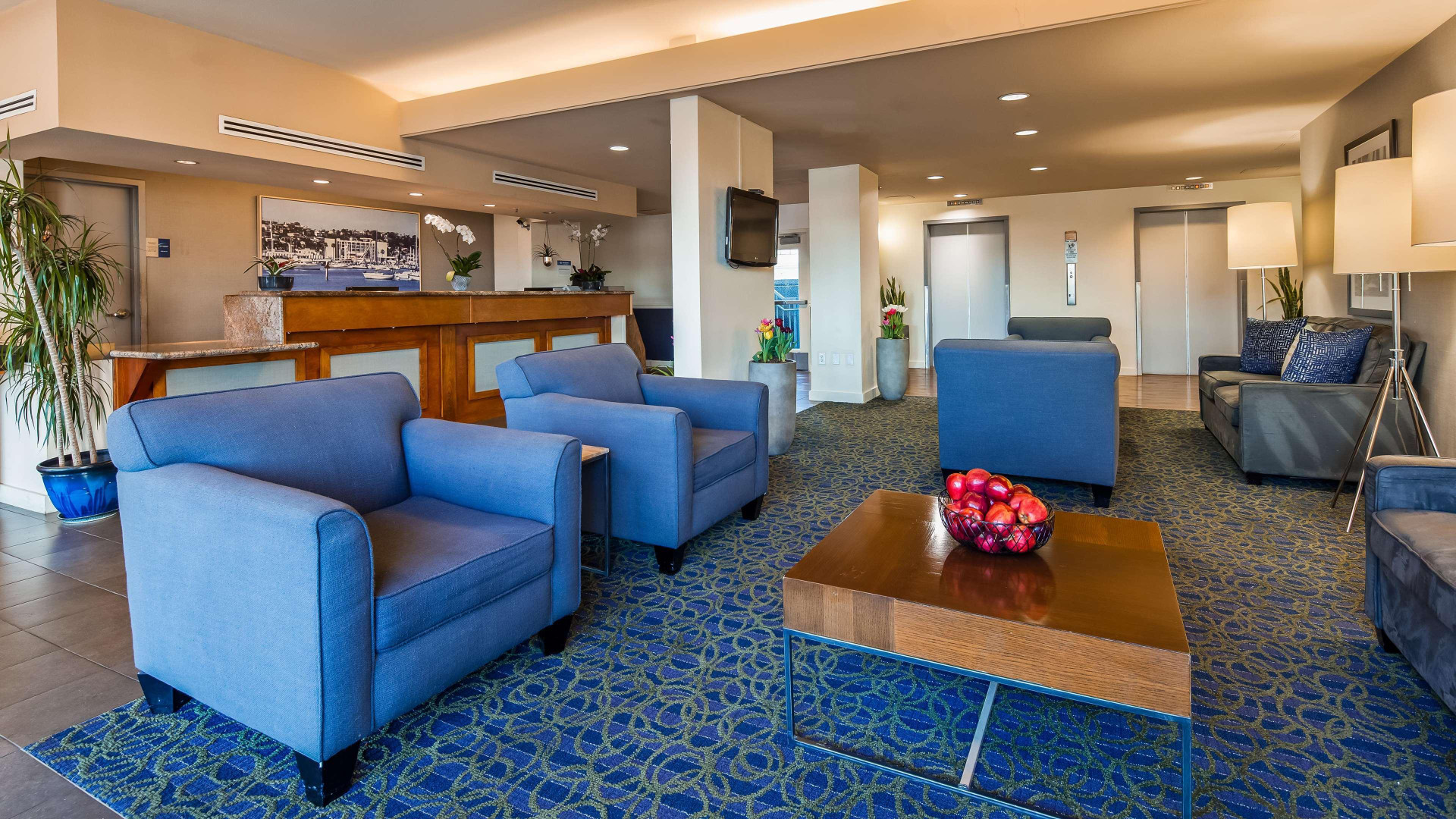 Vista Lobby Best Western Yacht Harbor Hotel
