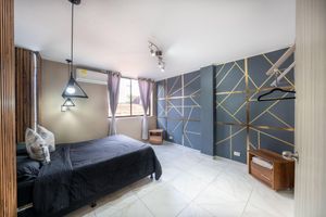 Renta Vacacional - 3 BR apartment 1 block from lleras park