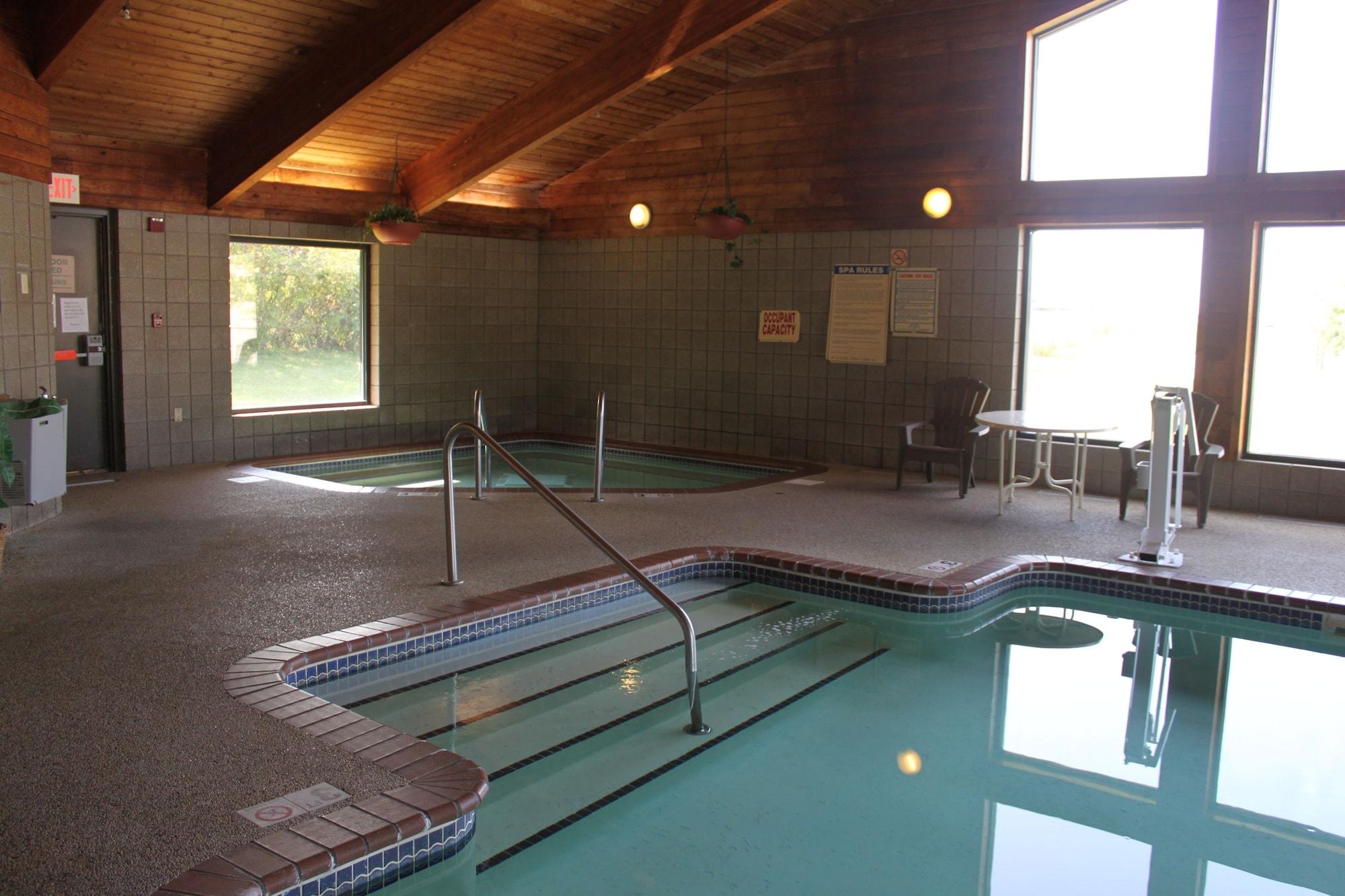 Spa AmericInn by Wyndham West Burlington