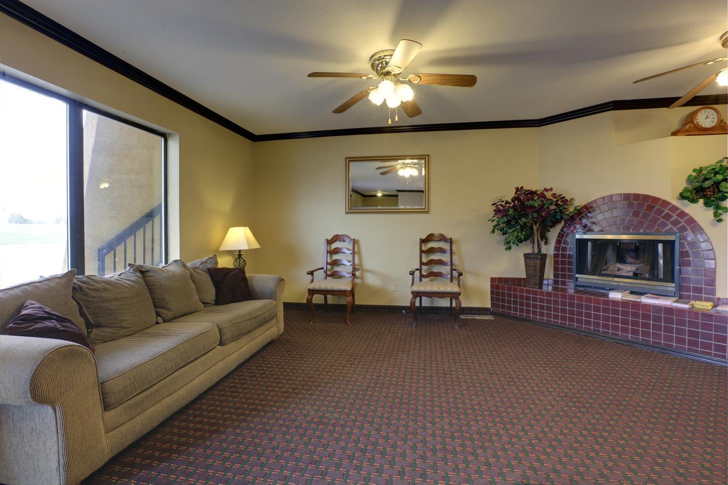 Vista Lobby Americas Best Value Inn and Suites-Yukon-Oklahoma 