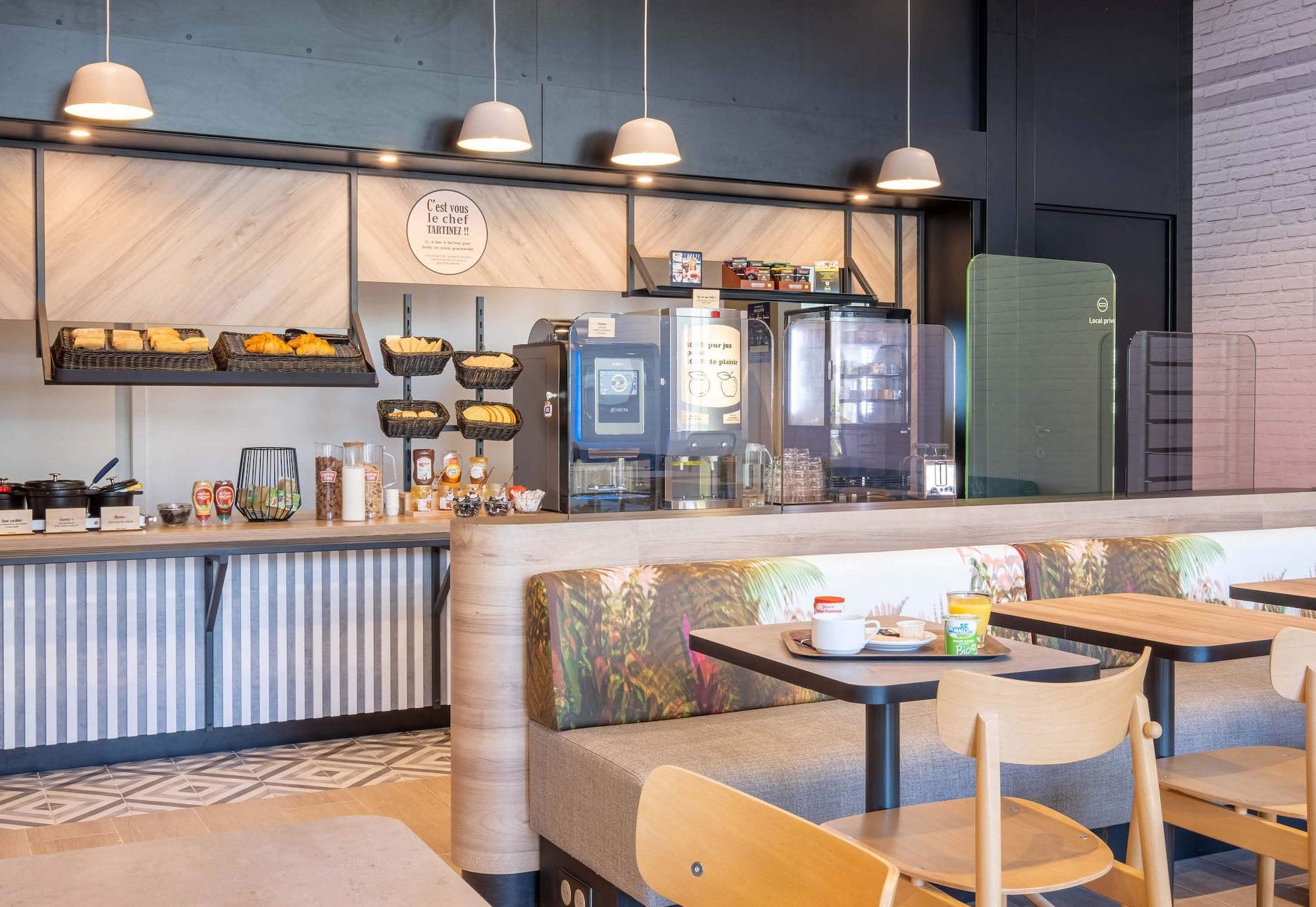 Restaurant B&B HOTEL Cluses Sud