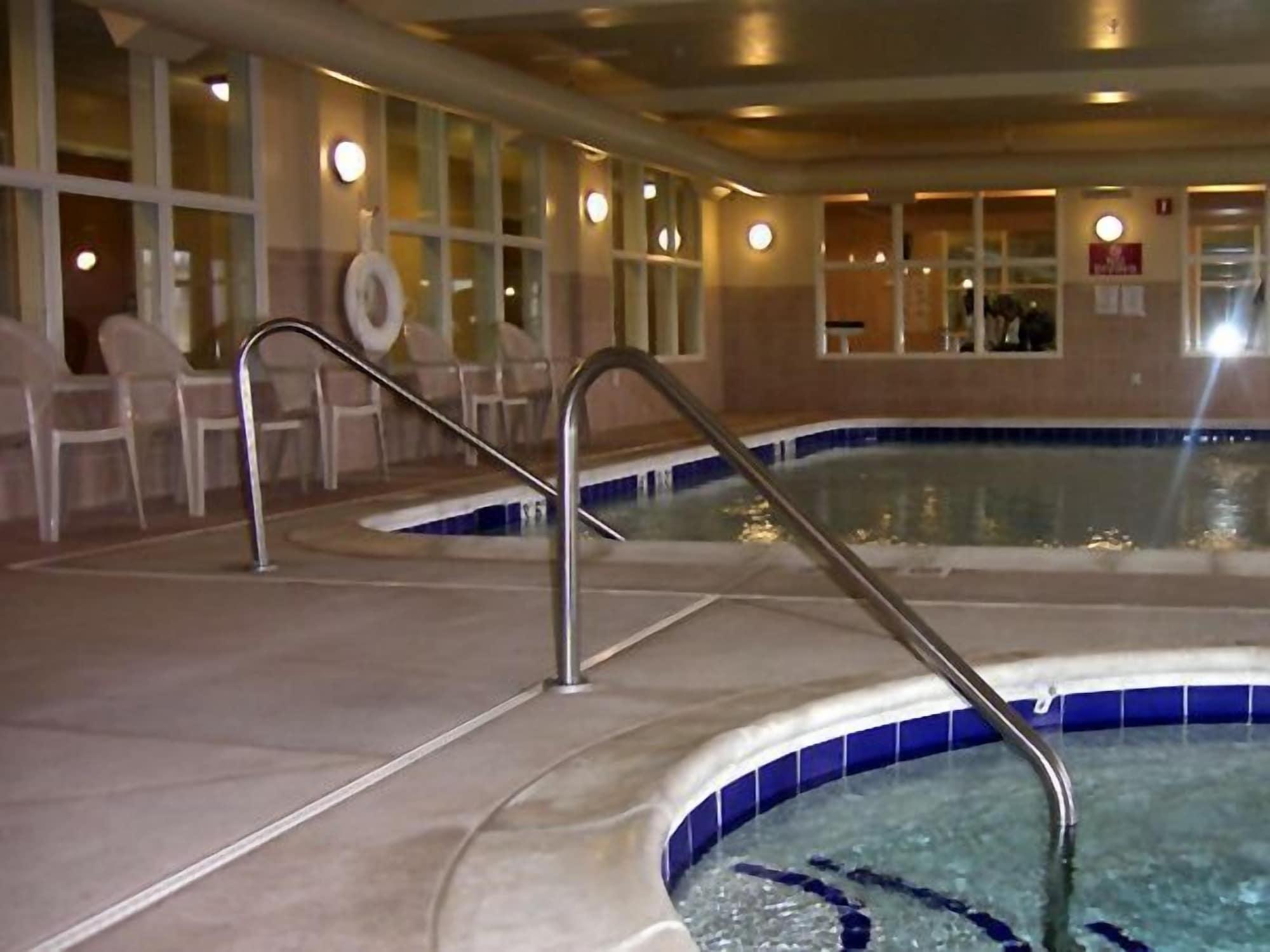 Spa Holiday Inn Express Hotel & Suites Douglas by IHG