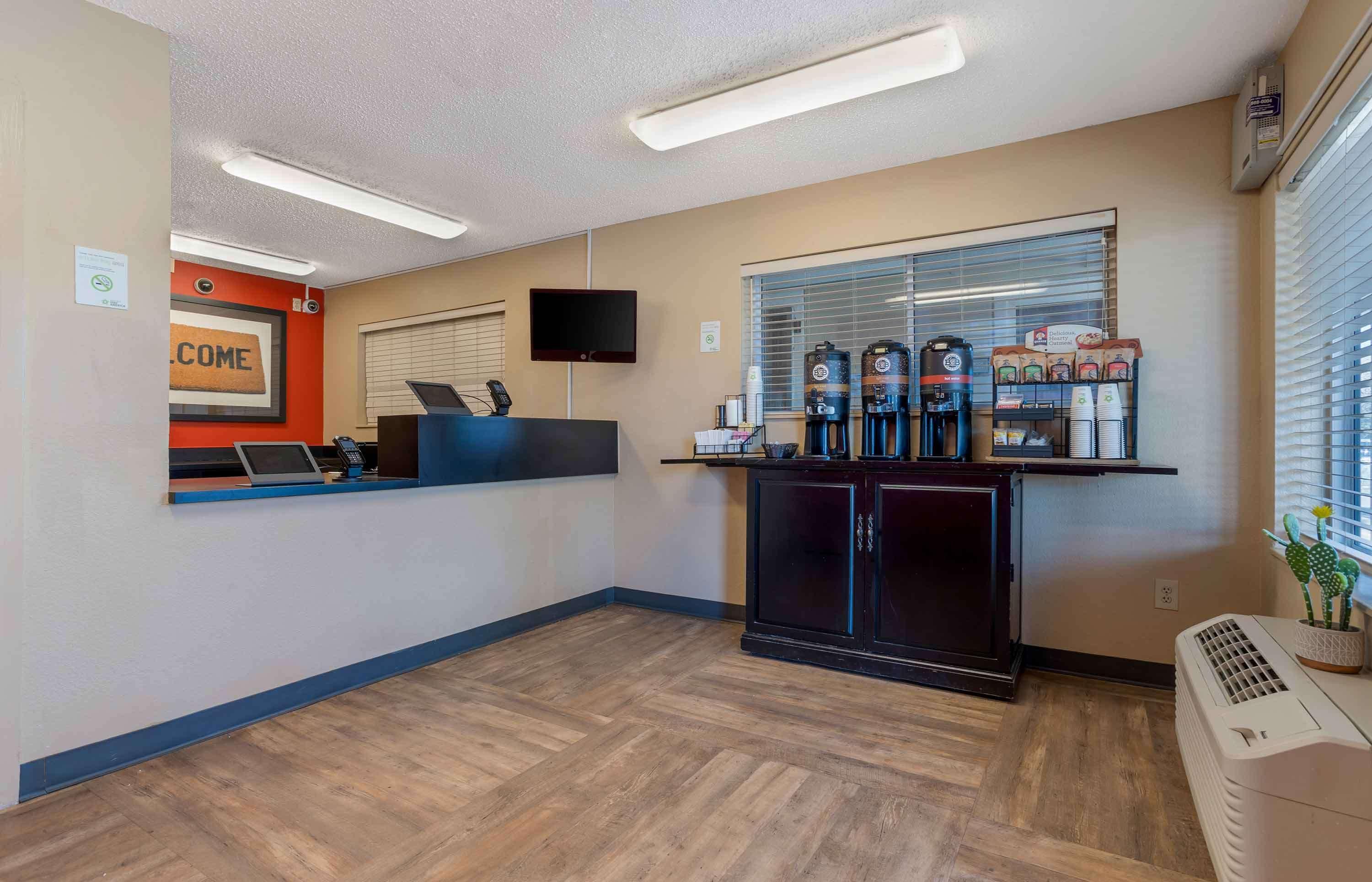 Vista Lobby Extended Stay America Suites Houston The Woodlands