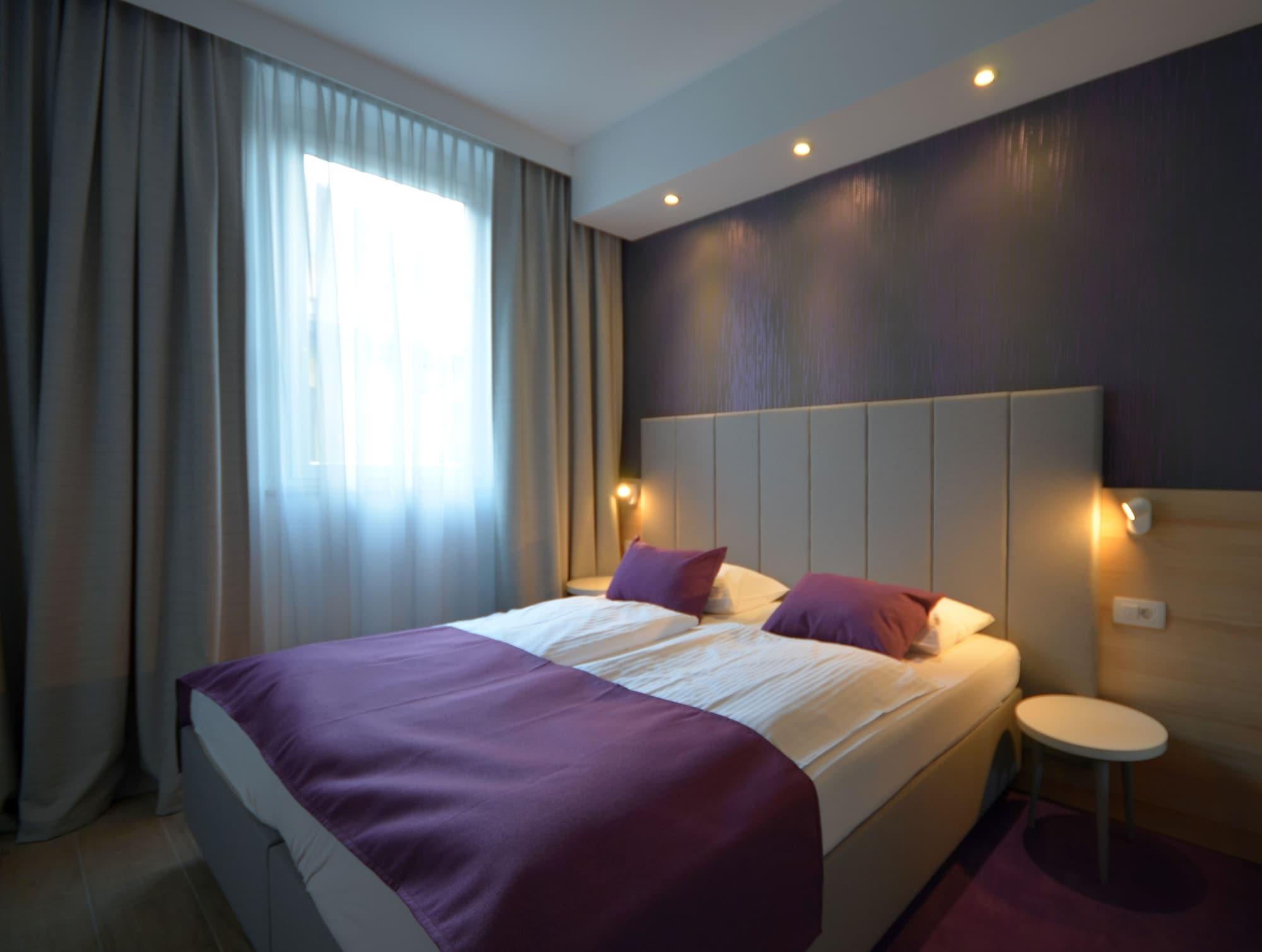 Habitación Emonec Hotel