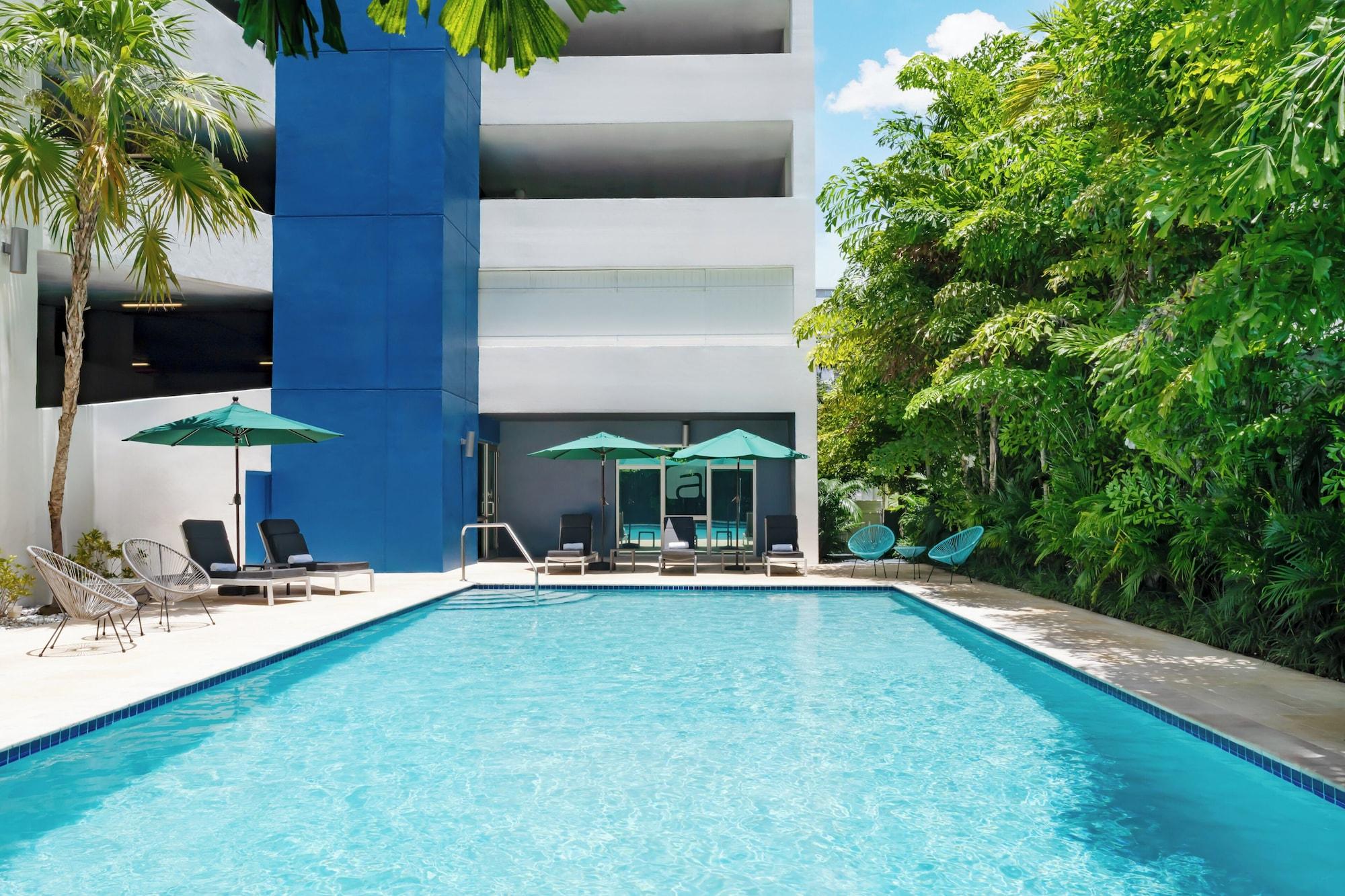 Vista Piscina Aloft by Marriott Miami - Brickell