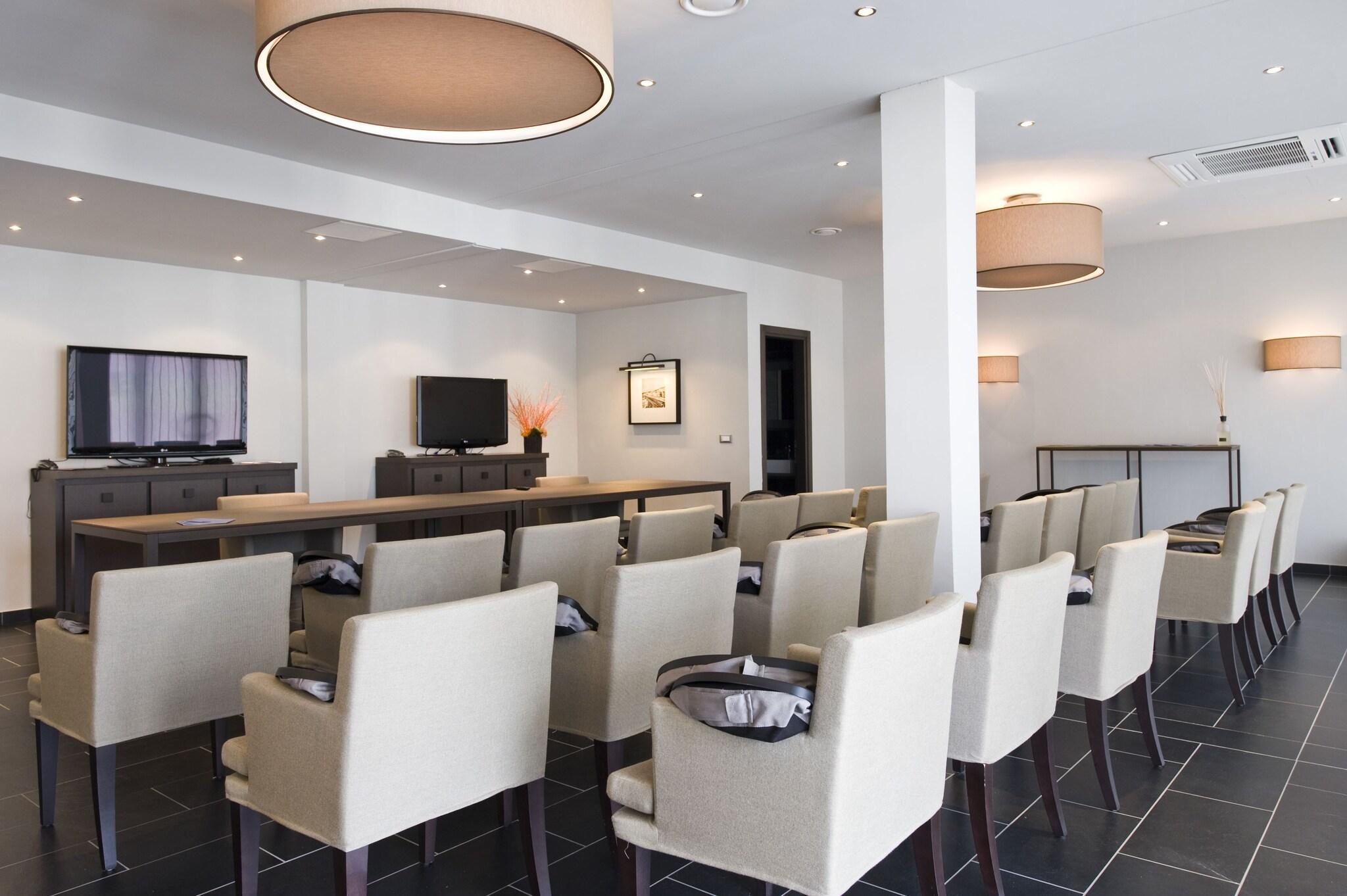 Vista Lobby Marina Place