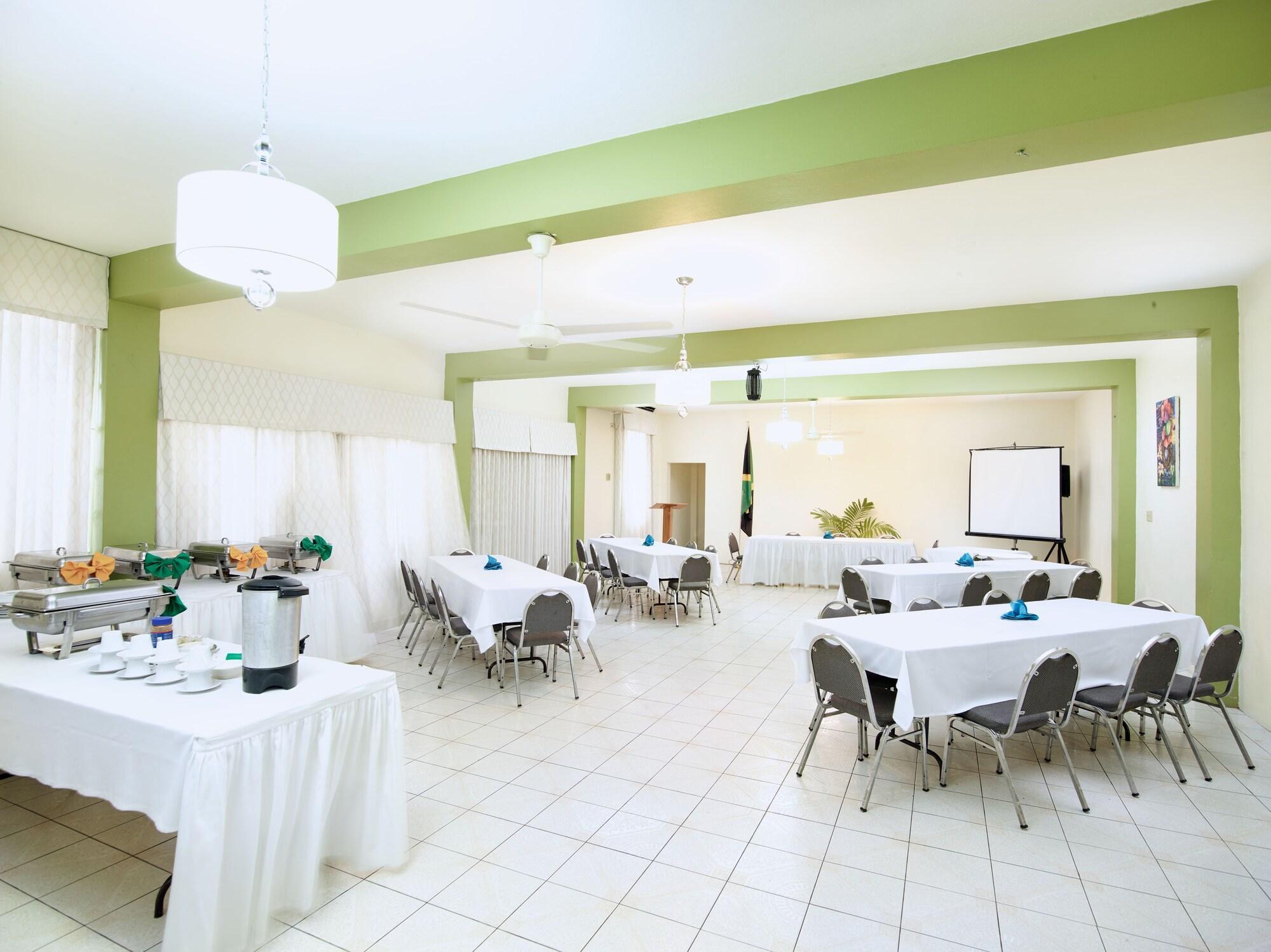 Instalaciones Recreativas Shirley Retreat Hotel