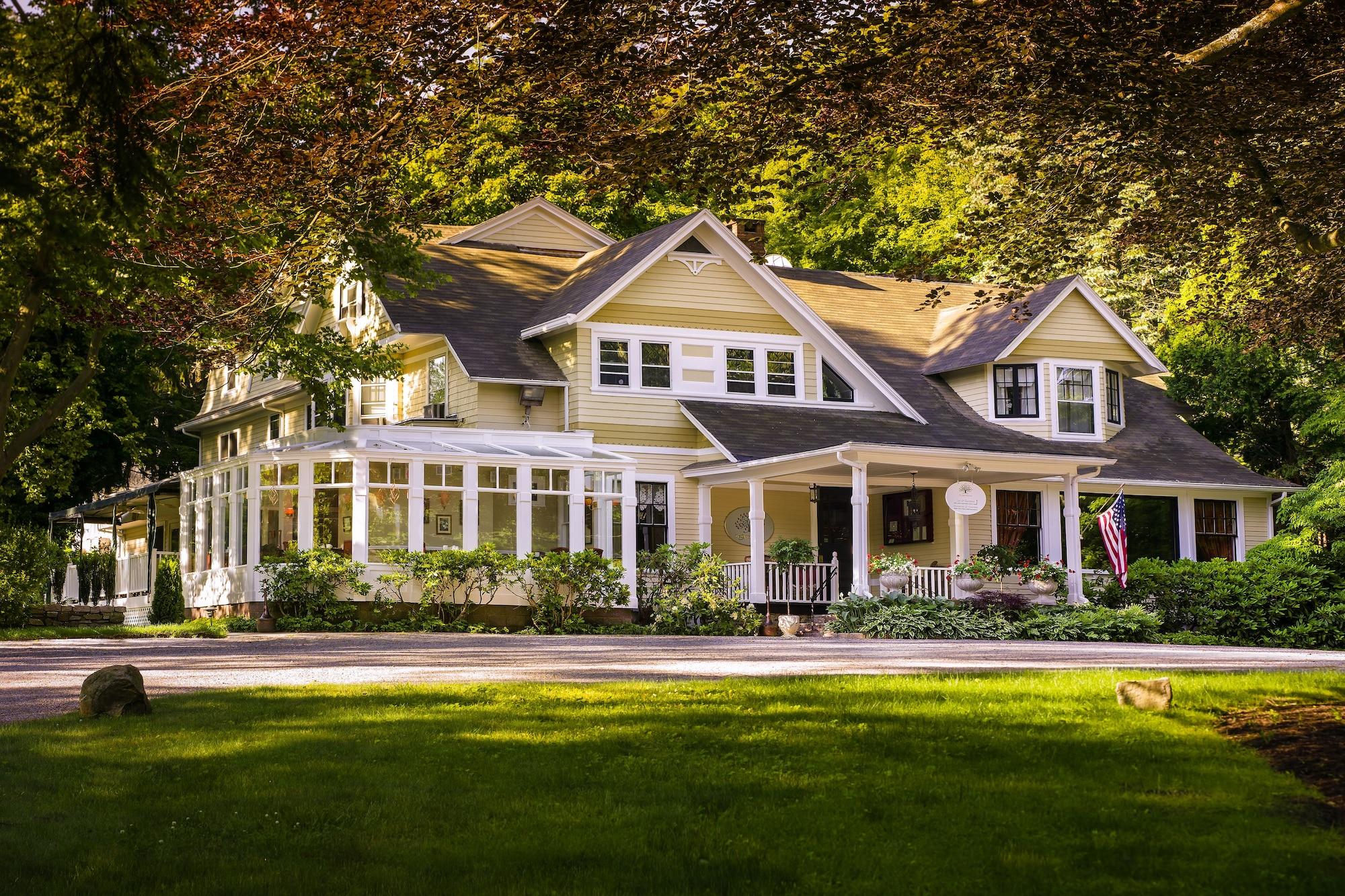 Varios Copper Beech Inn