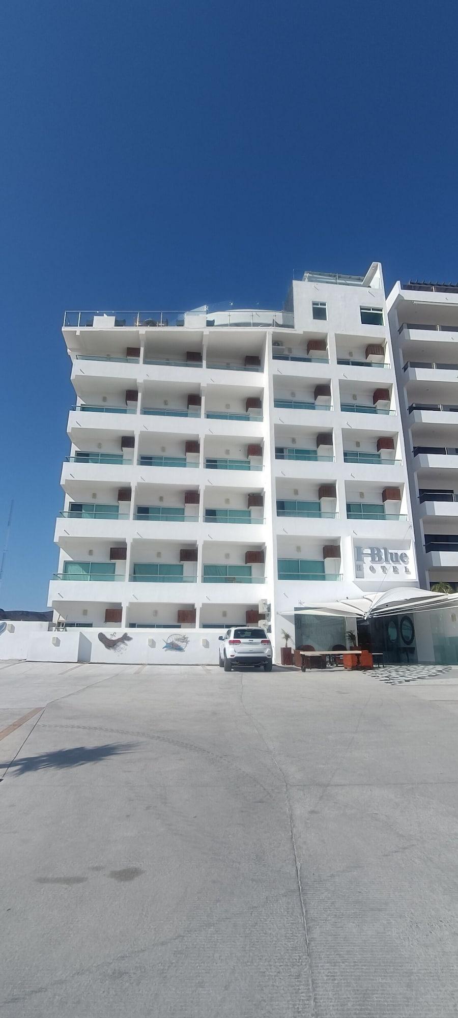 Vista Exterior Hotel HBlue Malecón