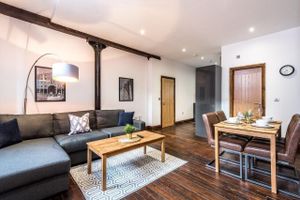 Paquete - UStay 27 Stanley Street Party Apartments