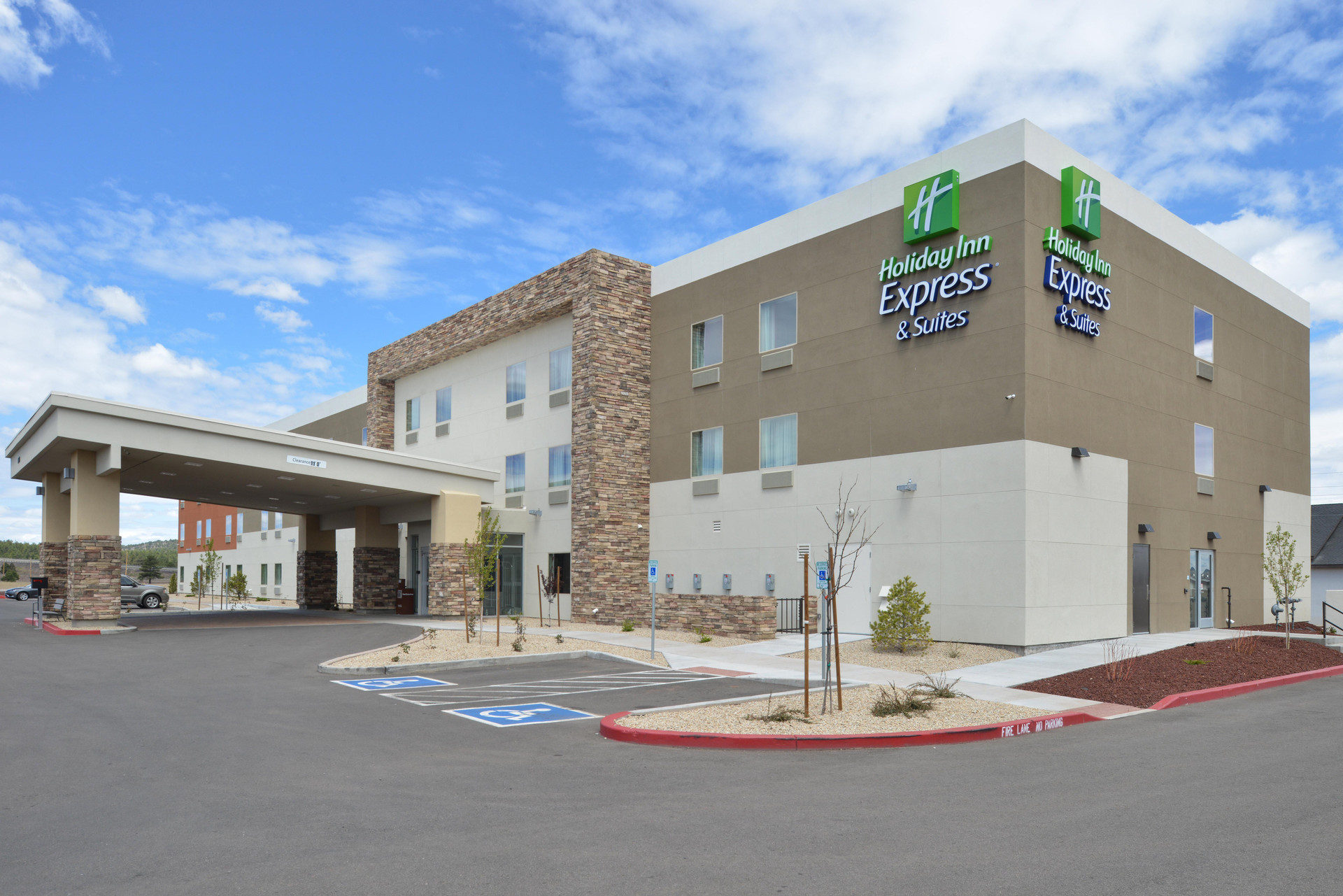Vista Exterior Holiday Inn Express & Suites Williams by IHG