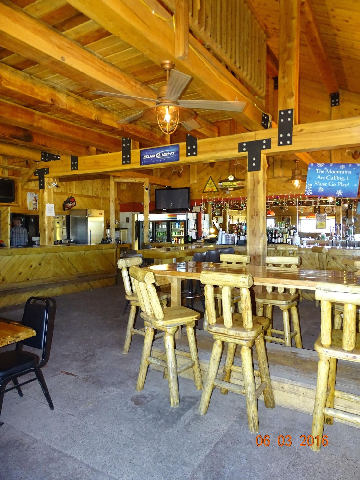Bar/Salón Elk View Inn