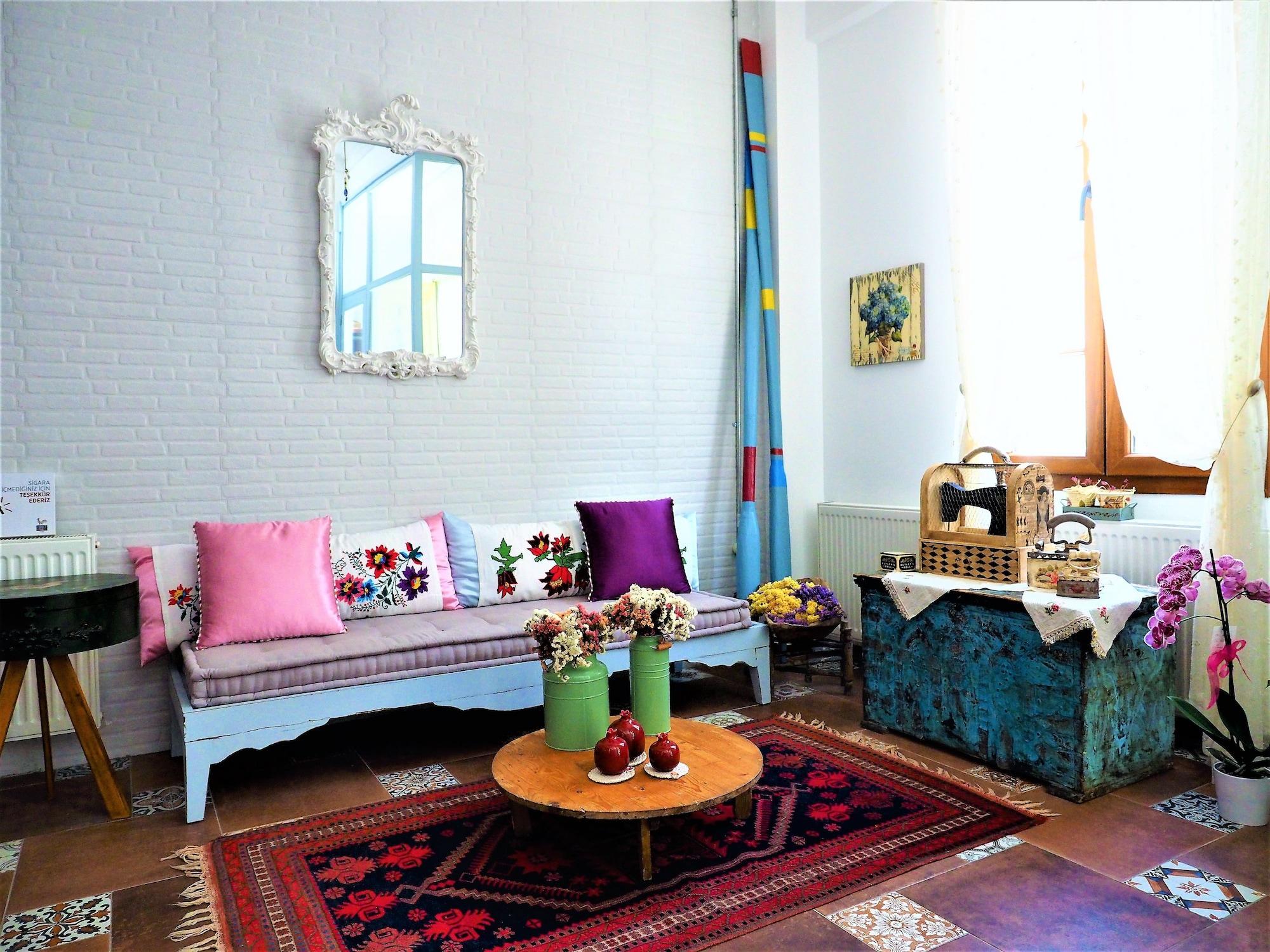 Vista Lobby Foca 1887 Otel