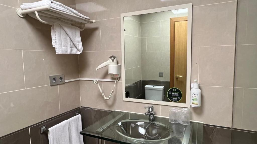 Equipamiento de Habitación B&b Hotel Tarragona Reus