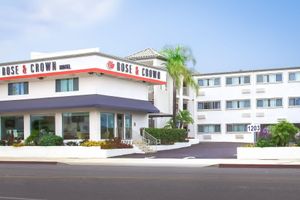 Alojamiento - Pasadena Rose & Crown Hotel