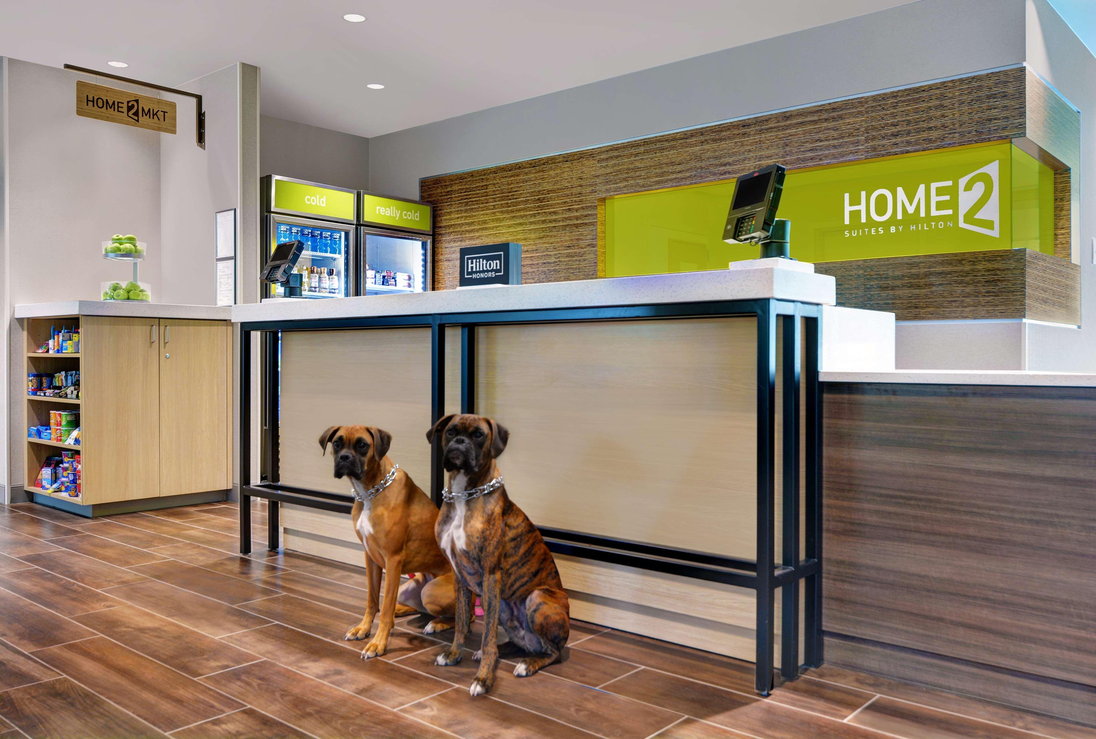 Vista Lobby Home2 Suites by Hilton Largo