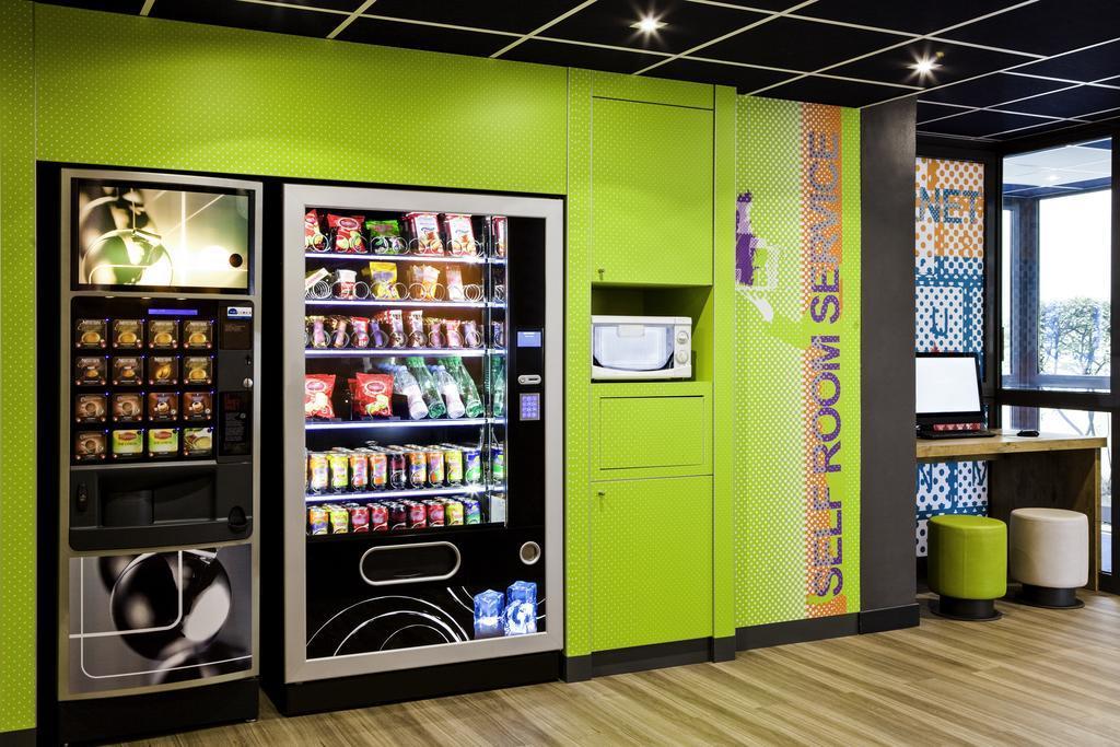 Vista Lobby Ibis budget Antony Massy