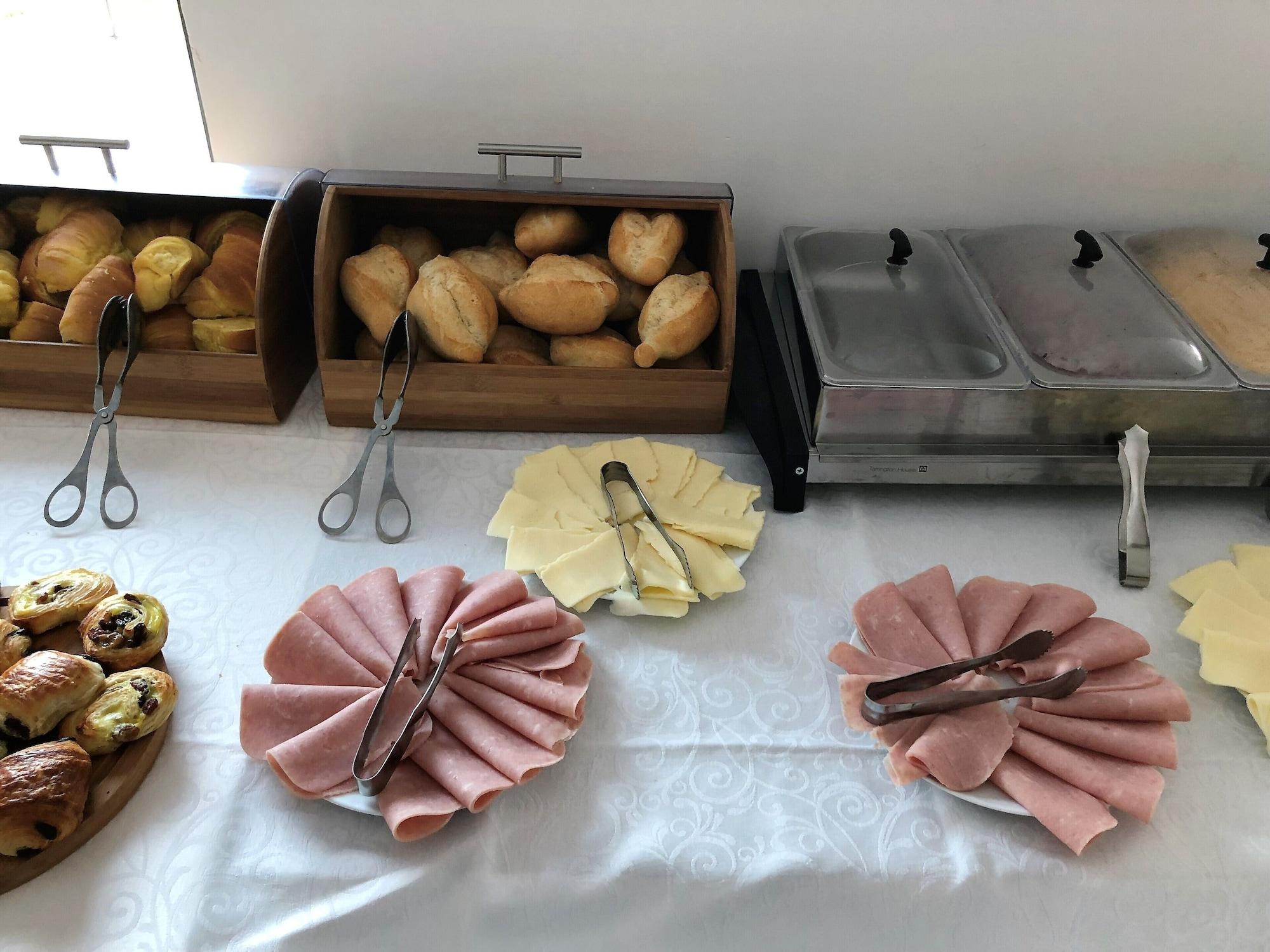 Restaurant Dobau Village