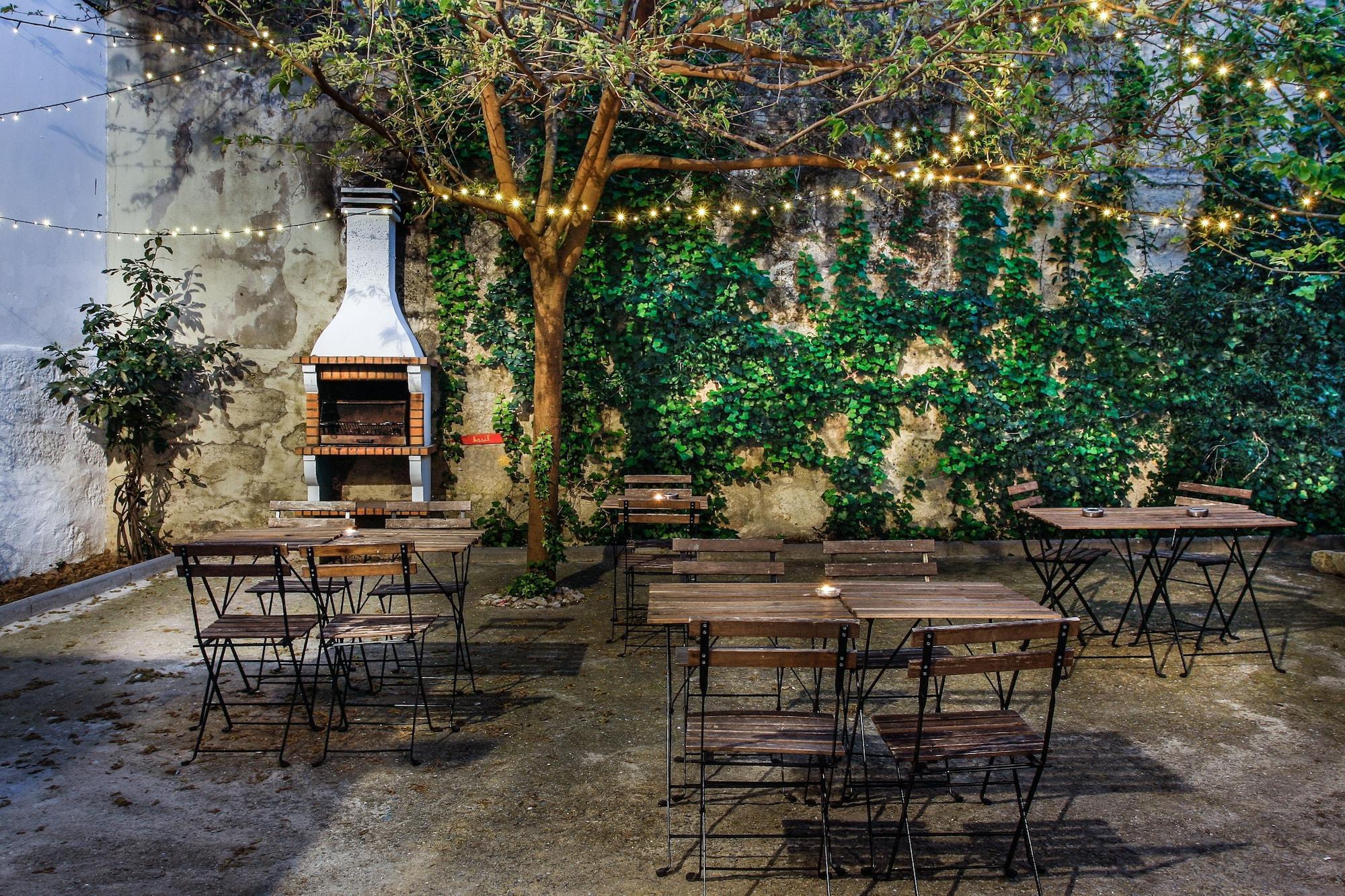 Vista Exterior Supernova - Hostel