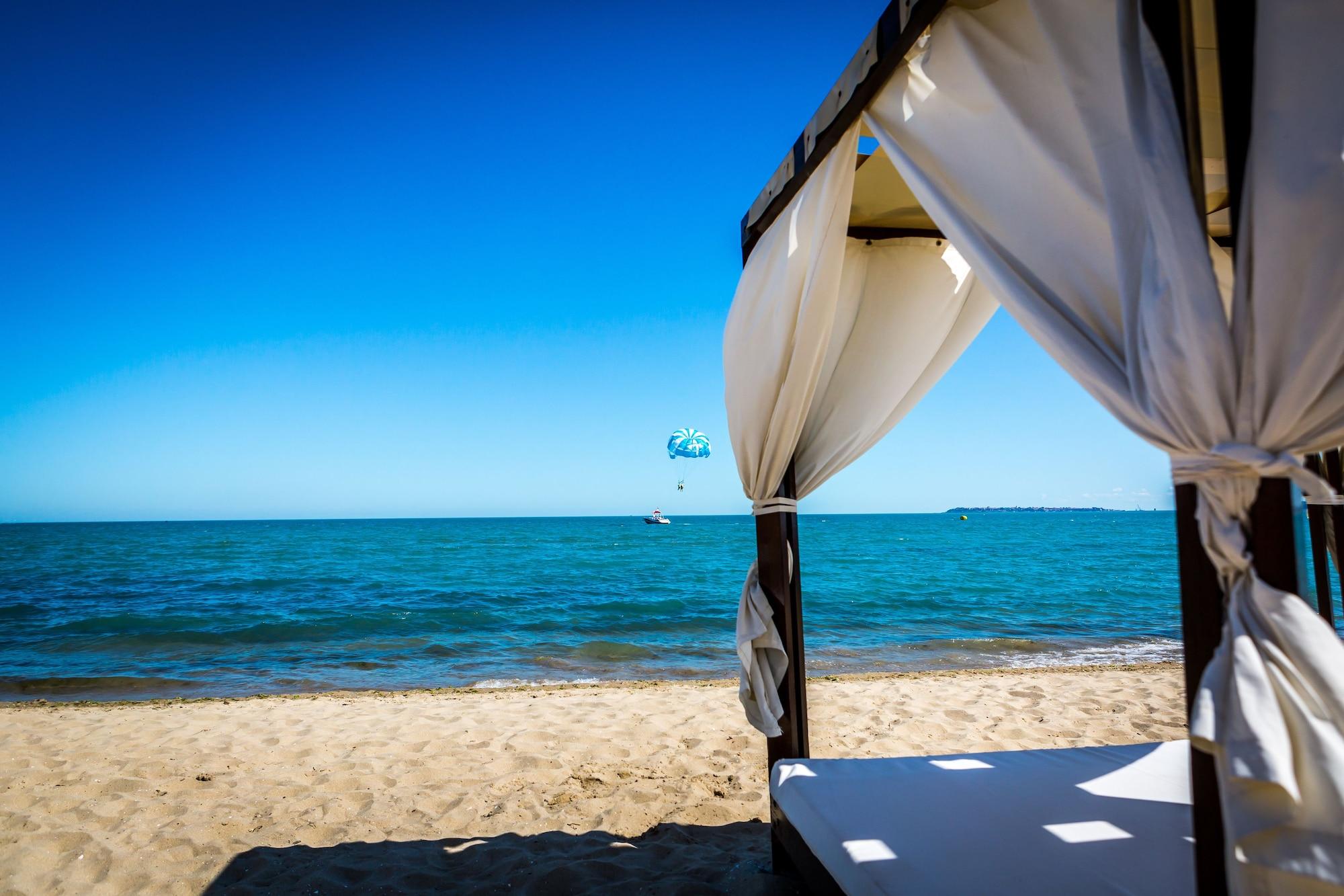 Playa Helena Sands Hotel