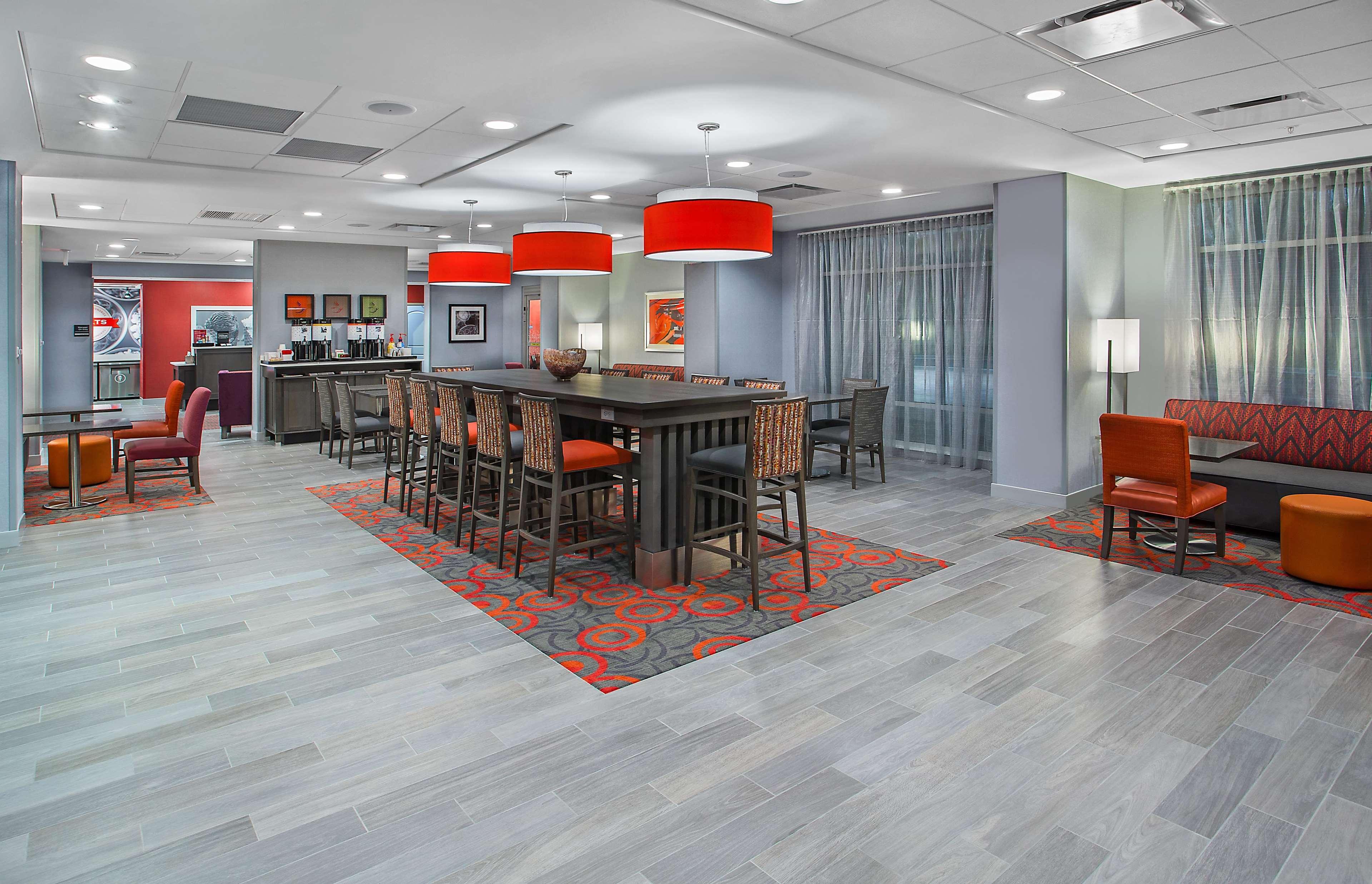 Vista Lobby Hampton Inn Vincennes