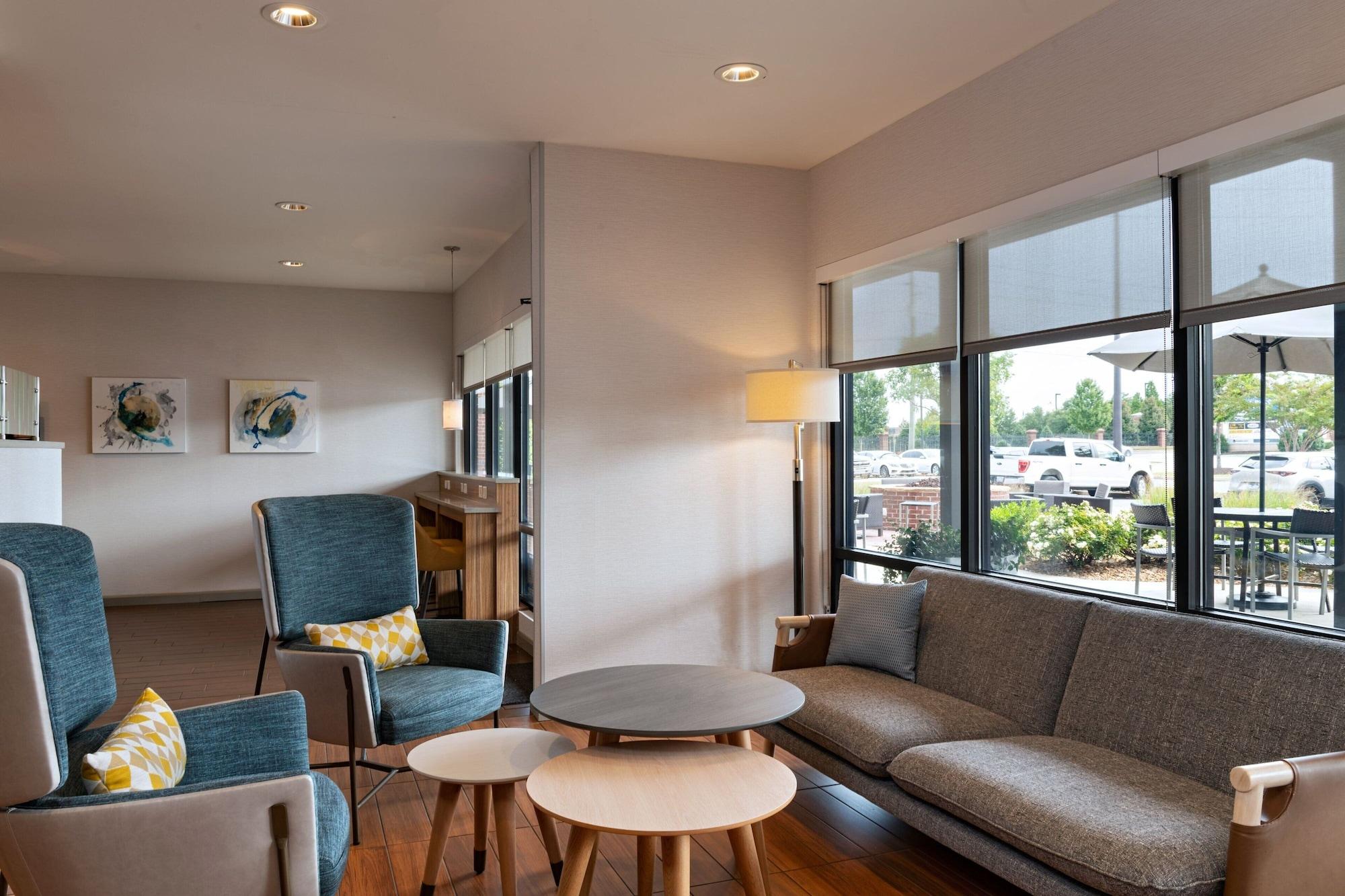 Vista Lobby TownePlace Suites by Marriott Macon Mercer University